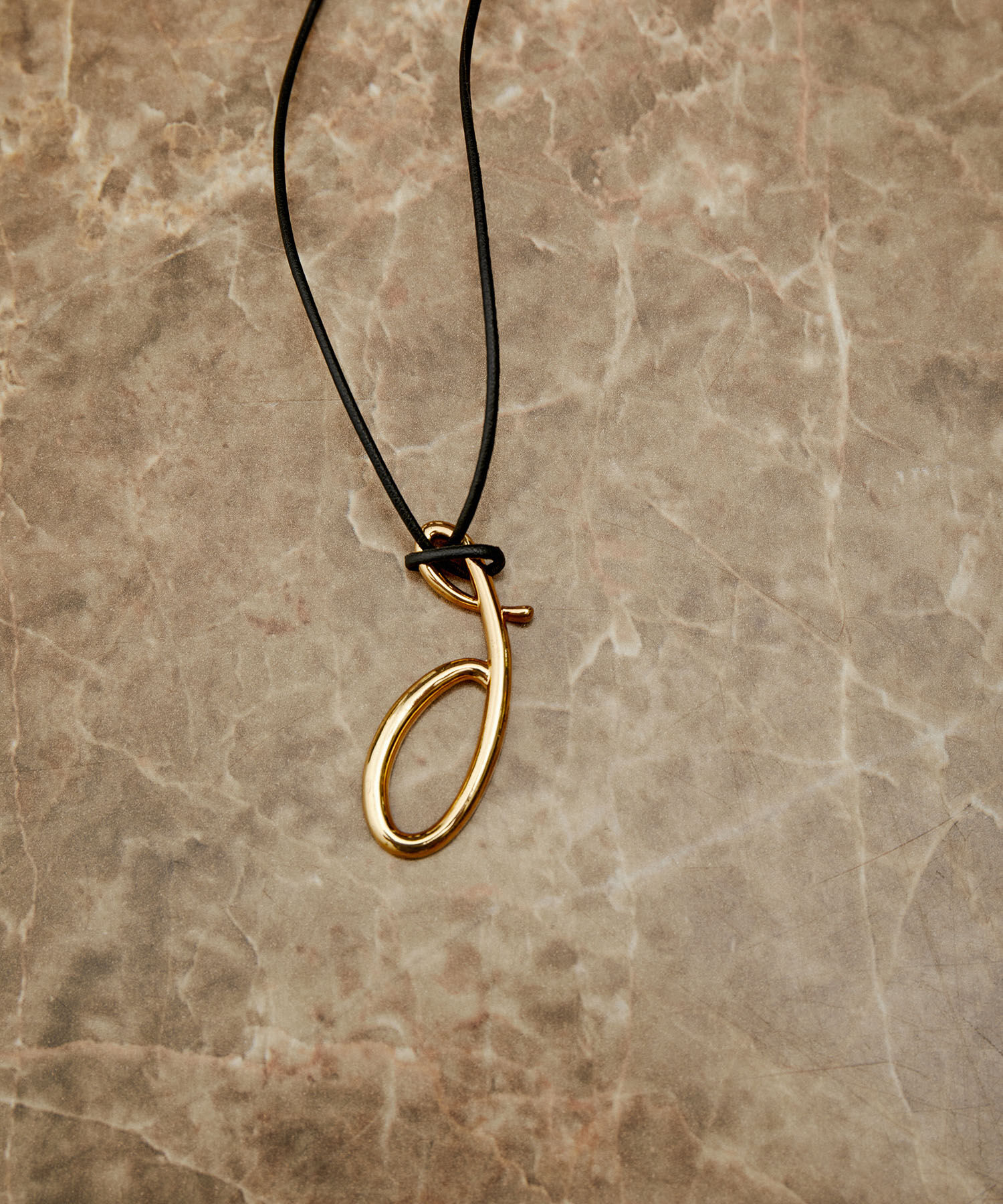 ADAM ET ROPE'「イニシャルネックレス」|ネックレス|ブラック系(04)