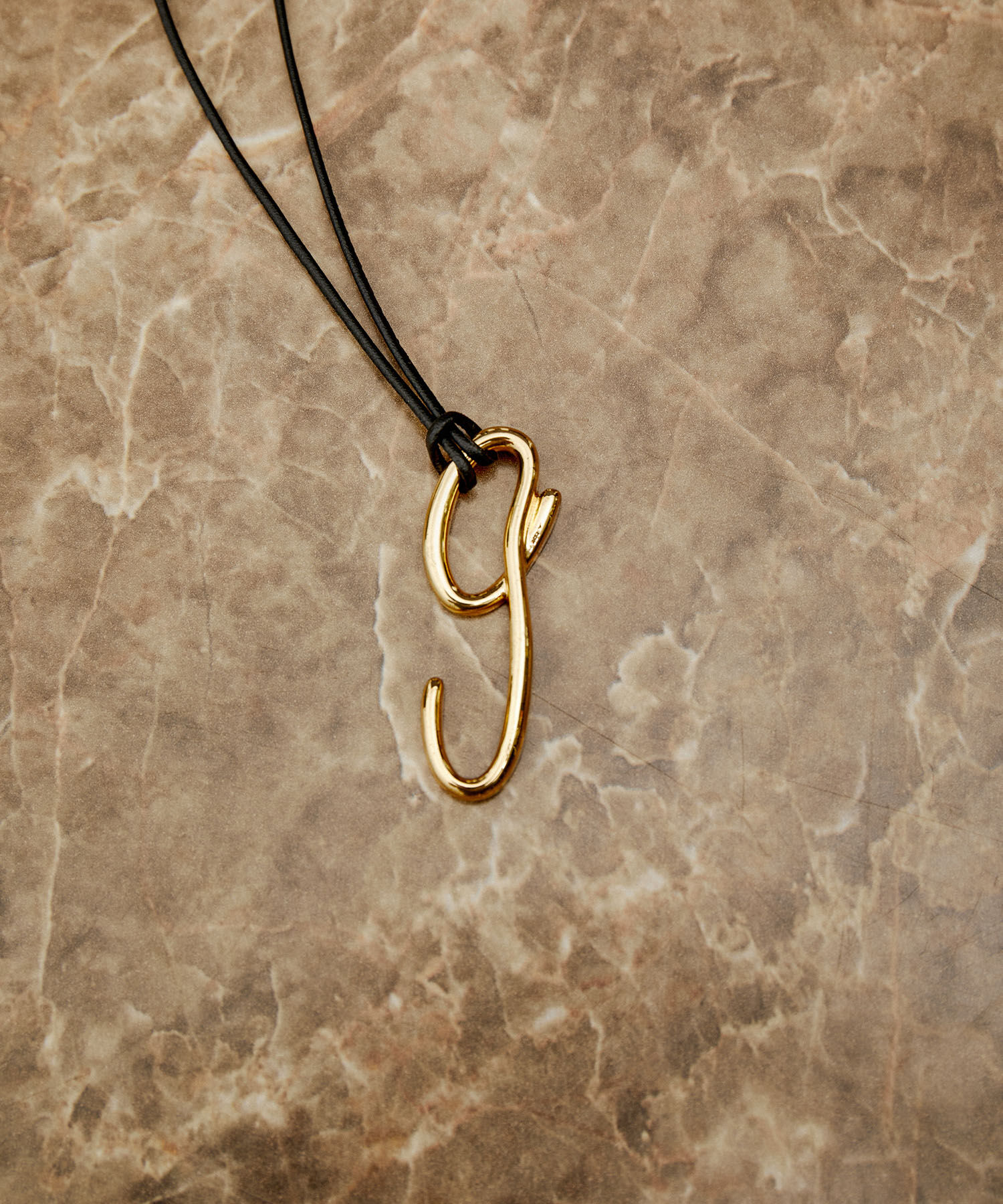 ADAM ET ROPE'「イニシャルネックレス」|ネックレス|グレー(07)