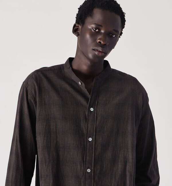  「INDIA INDUSTRY | ファインラインチェック バンドカラーシャツ MEN」|シャツ・ブラウス|