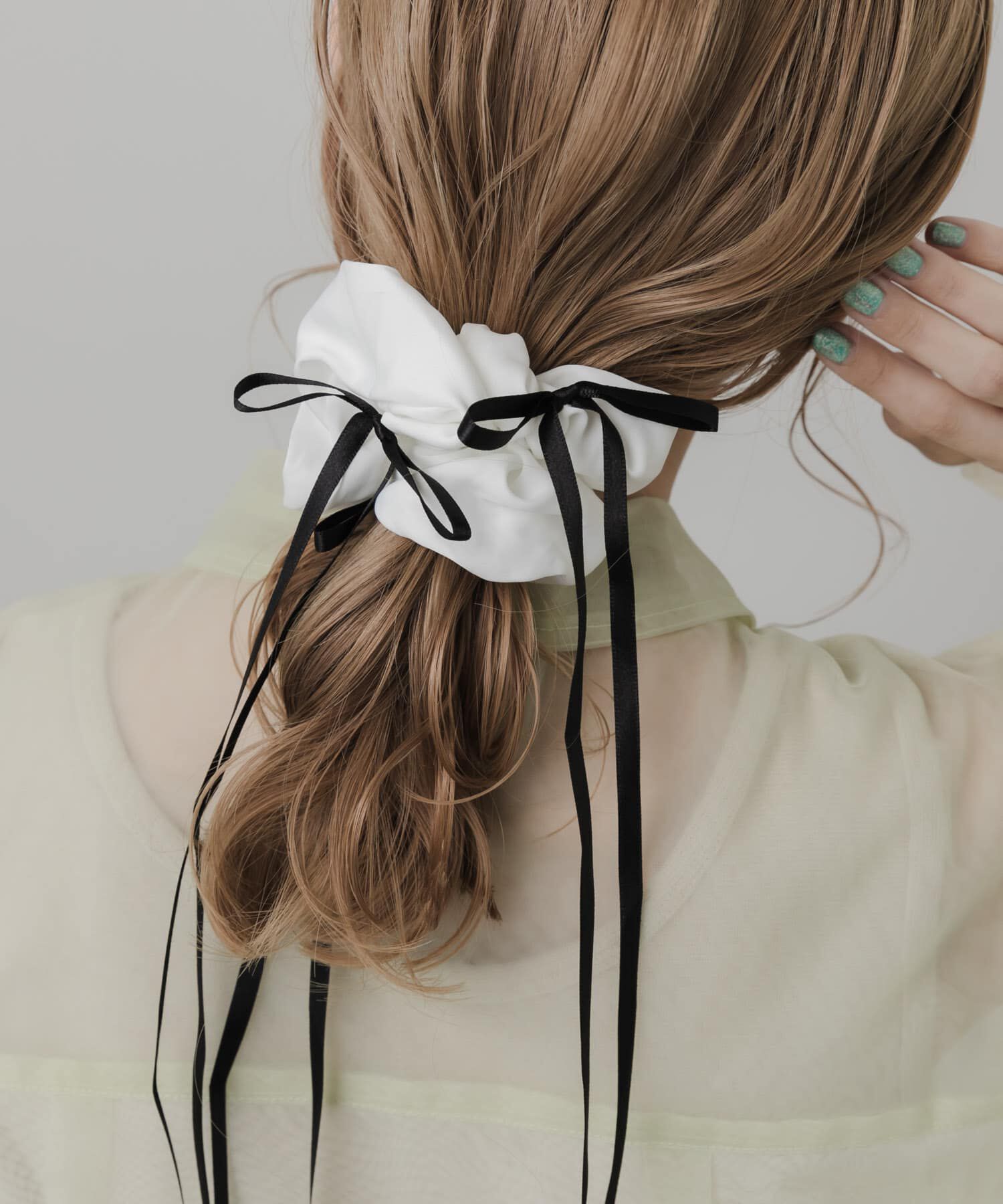 SMELLY「サテンリボンボリュームシュシュ」|ヘアゴム・シュシュ|