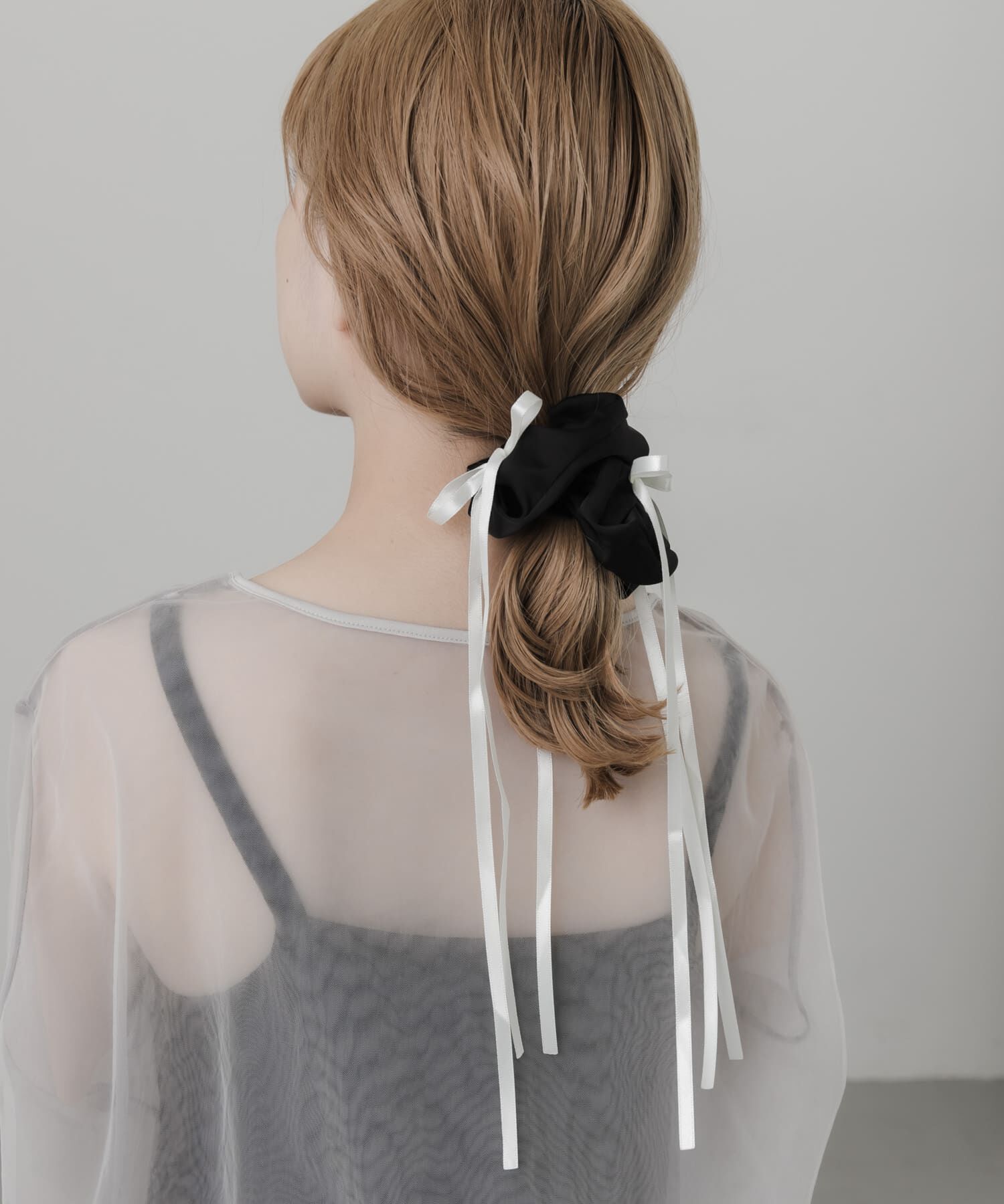 SMELLY「サテンリボンボリュームシュシュ」|ヘアゴム・シュシュ|