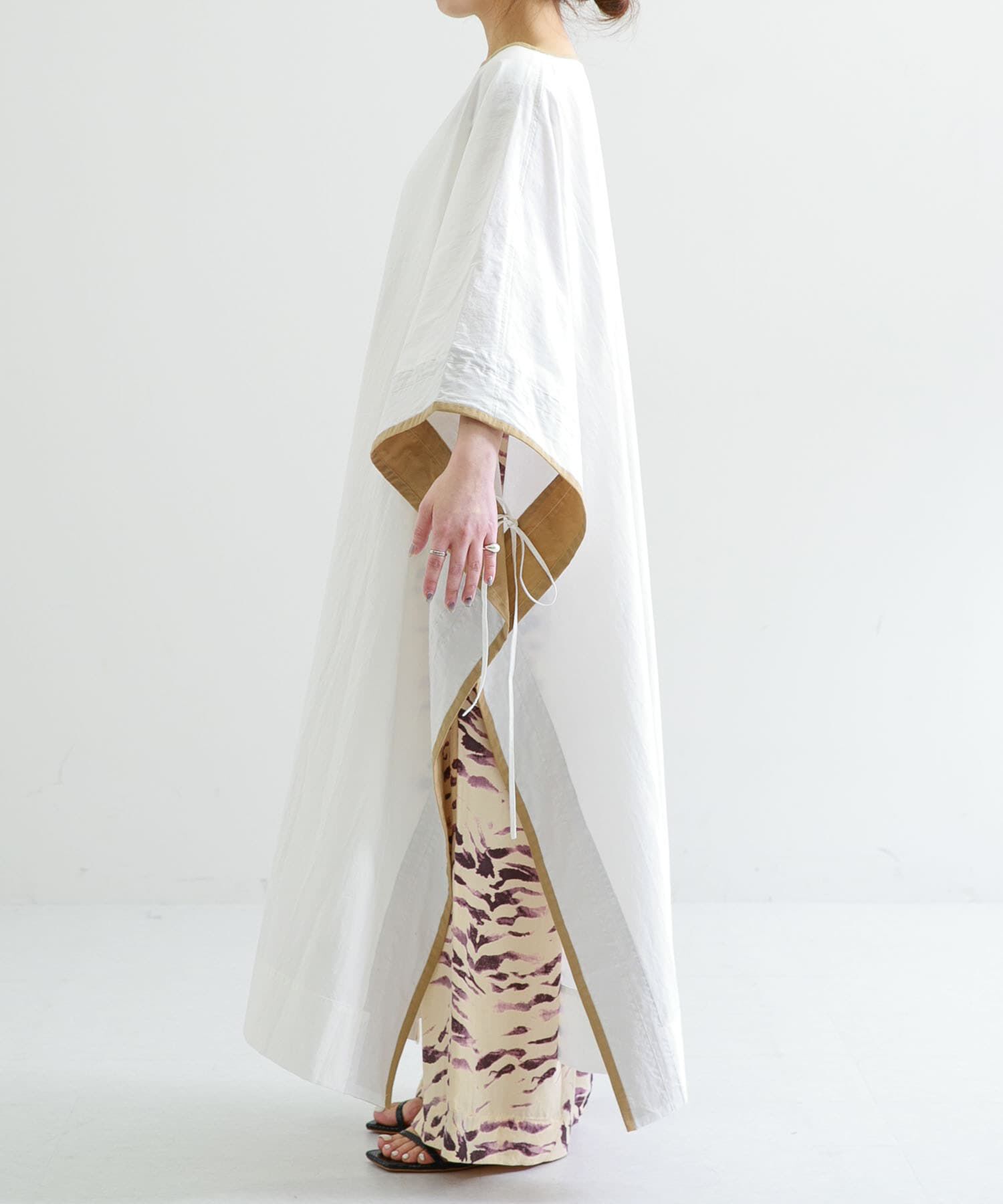 URBAN RESEARCH「HAKUJI　Organiccotton kaftandress」|ワンピース|