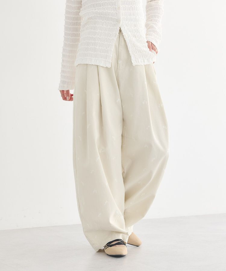 earth music&ecology「フラワー刺繍ツイルカーブパンツ」|その他|