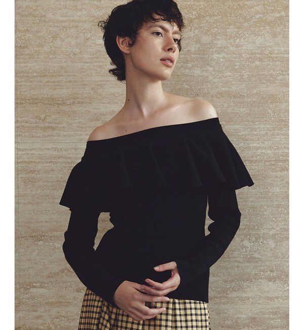LOULOU WILLOUGHBY「【LOULOU WILLOUGHBY】ラッフルオフショルプルオーバー」|ニット・セーター|ブラック