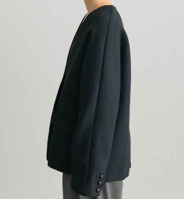  「ラペルレスジャケット」|ノーカラージャケット|