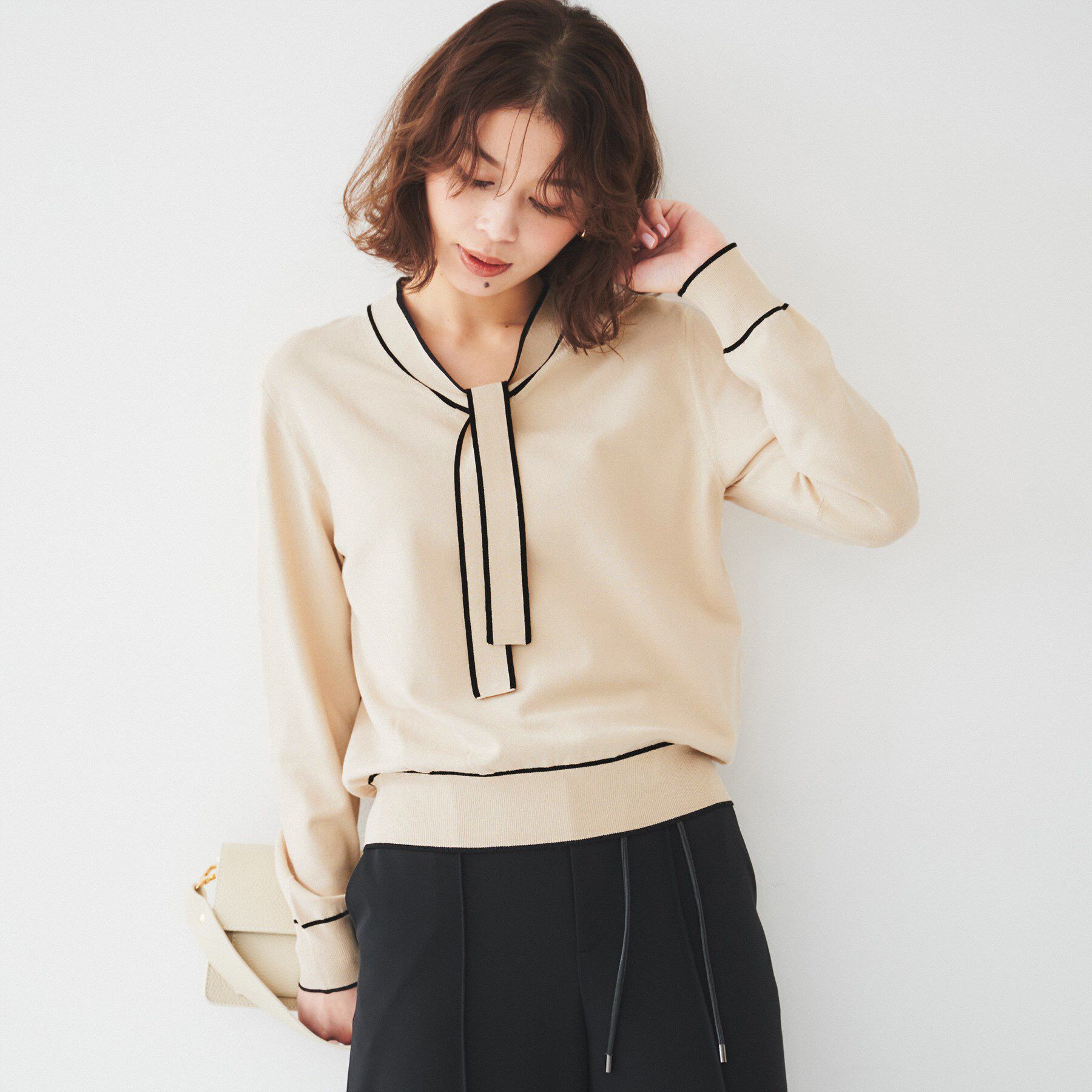 UNTITLED「【アンサンブル可能】ボウタイ 配色プルオーバーニット」|ニット・セーター|ライトベージュ(55