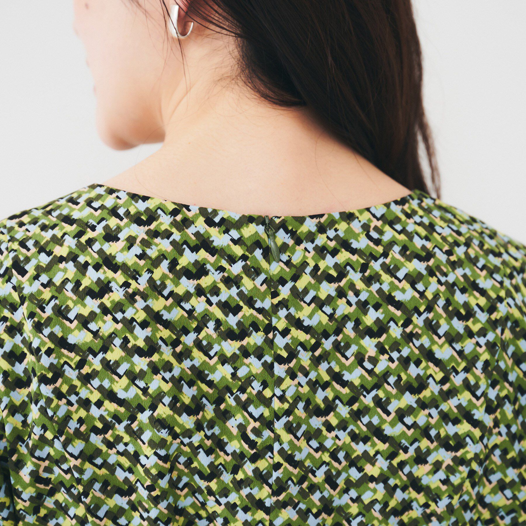 UNTITLED「【きれいめ/洗える/夏ワンピ】モザイク柄ワンピース」|ワンピース|