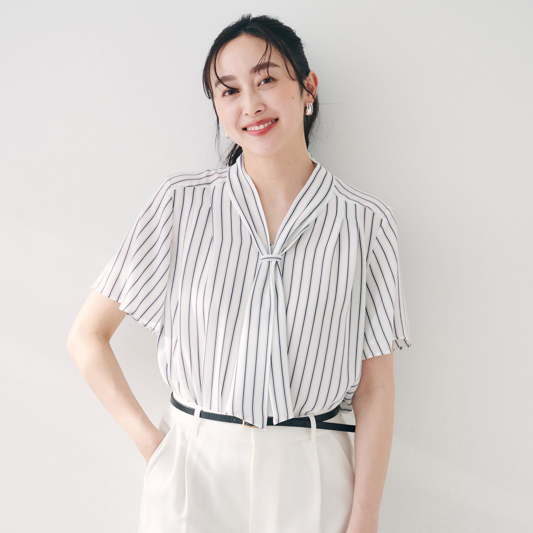 UNTITLED「【通勤/オフィス/二の腕カバー】ボウタイブラウス」|シャツ・ブラウス|