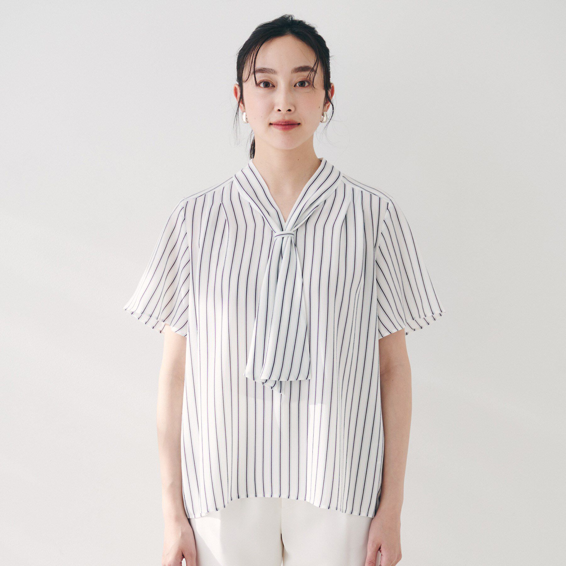 UNTITLED「【通勤/オフィス/二の腕カバー】ボウタイブラウス」|シャツ・ブラウス|