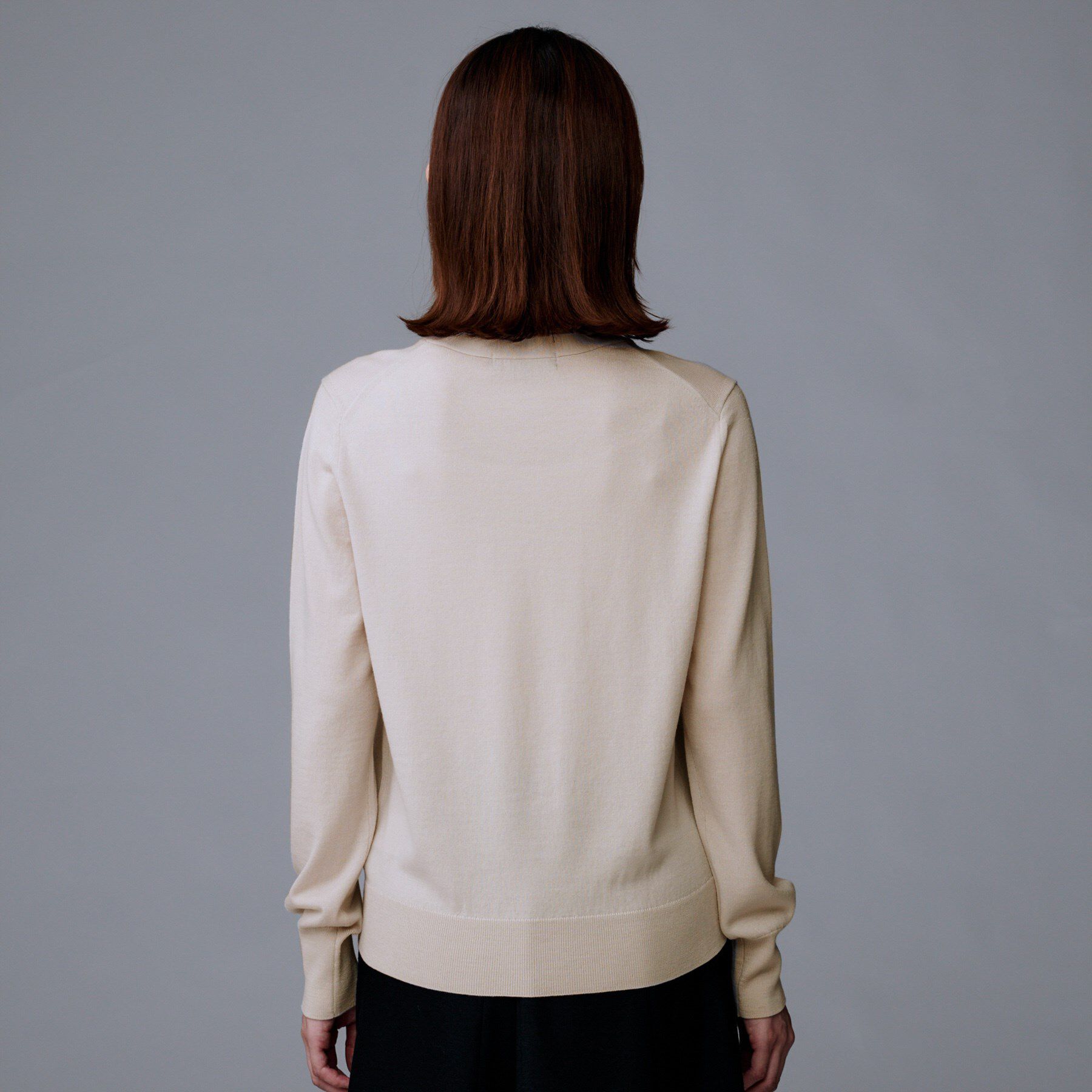 UNTITLED「【洗える/ウール100%】Vネックウールニット」|ニット・セーター|