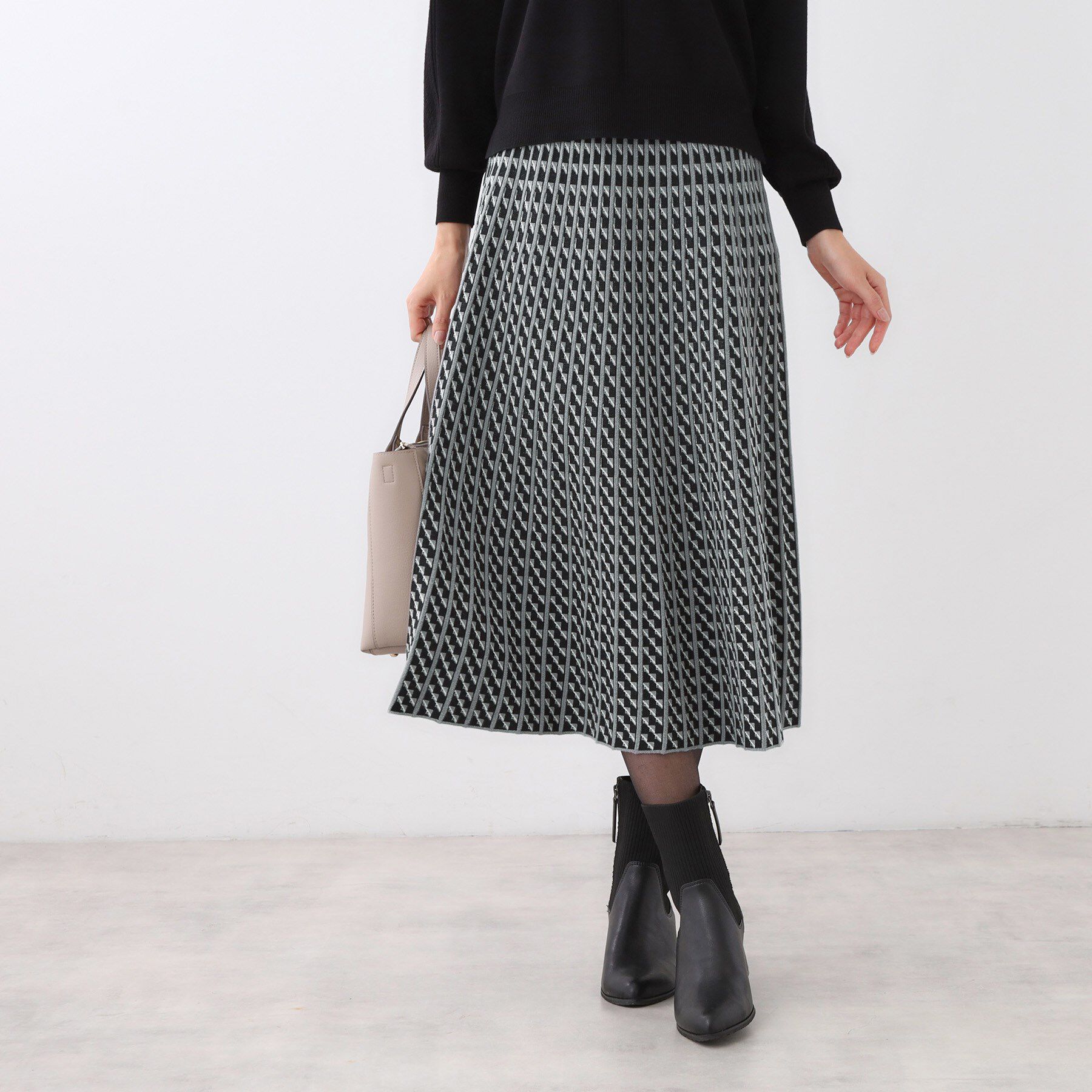 Reflect「【WEB先行カラーあり／セットアップ可】幾何調柄ニットスカート」|スカート|