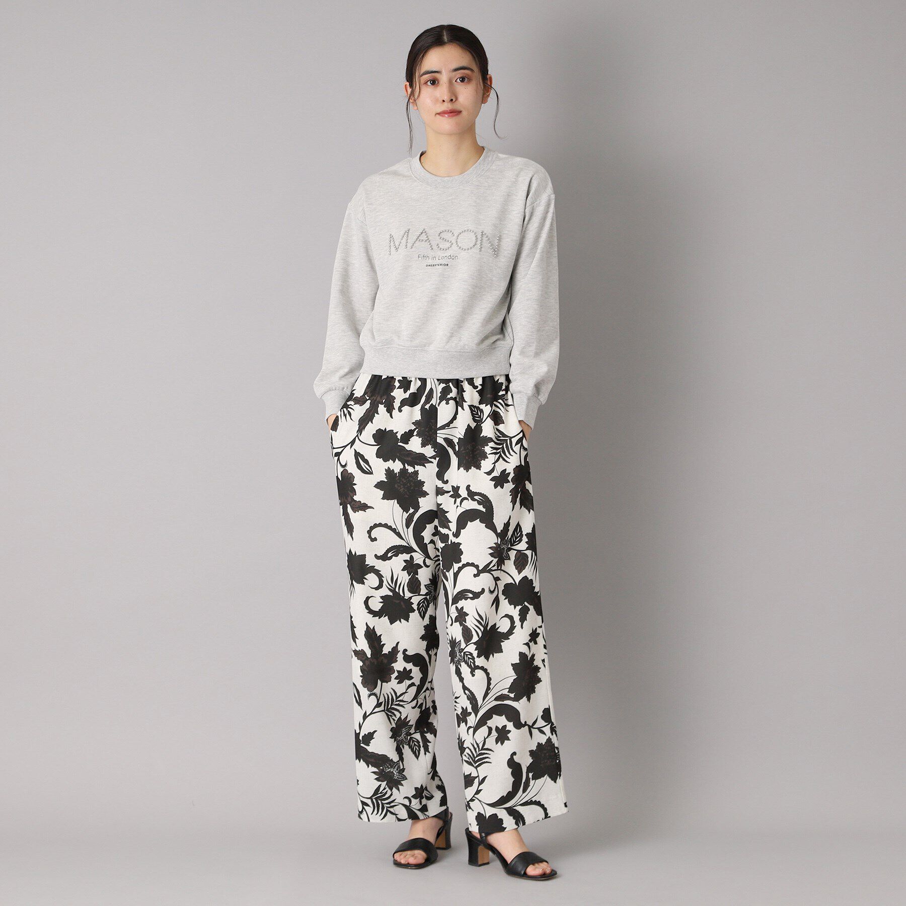 DRESSTERIOR「【洗える/ショート丈】メイソンスタッズロゴ裏毛プルオーバー」|パーカー|