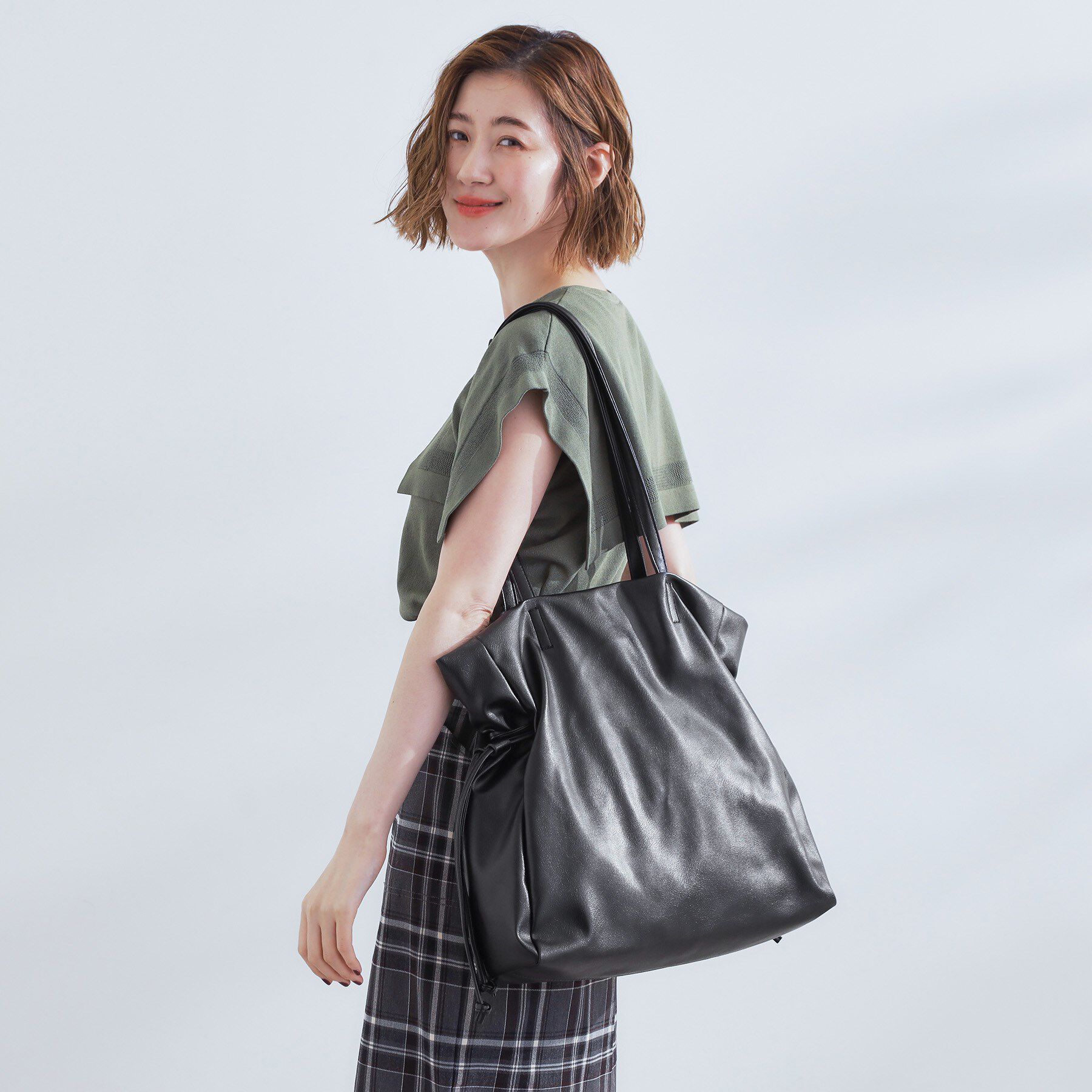 grove「【A4】サイドドロストトート」|トートバッグ|ブラック(019)