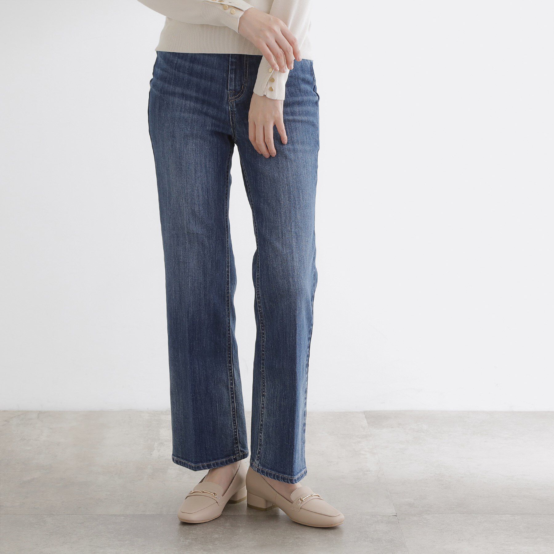 grove「【美シルエット/選べる着丈】大人のためのソフトフレアーデニム」|デニム|ミッドブルー(093