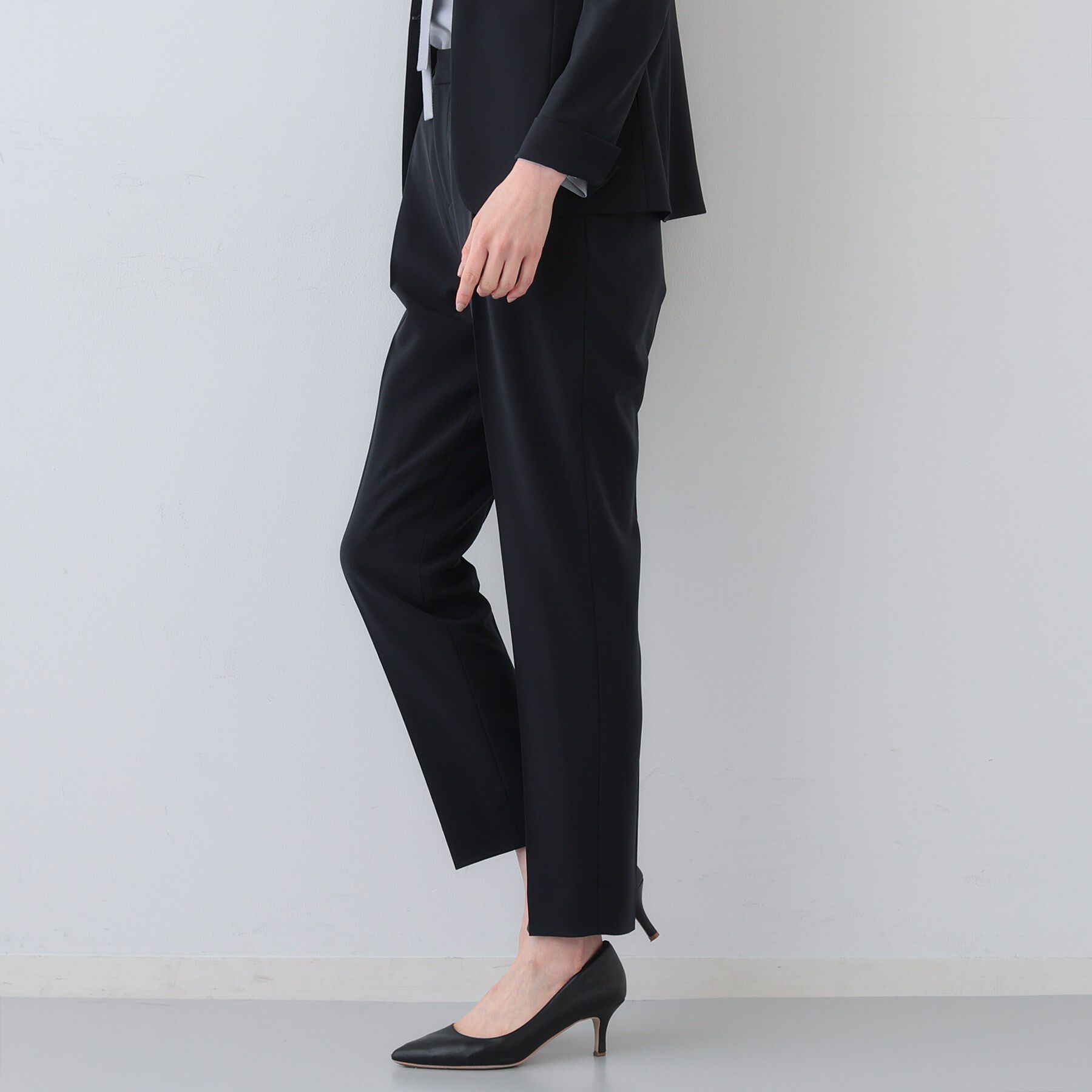 INDIVI「【洗える／UVケア／スーツ】ストレッチタックテーパードパンツ」|その他|