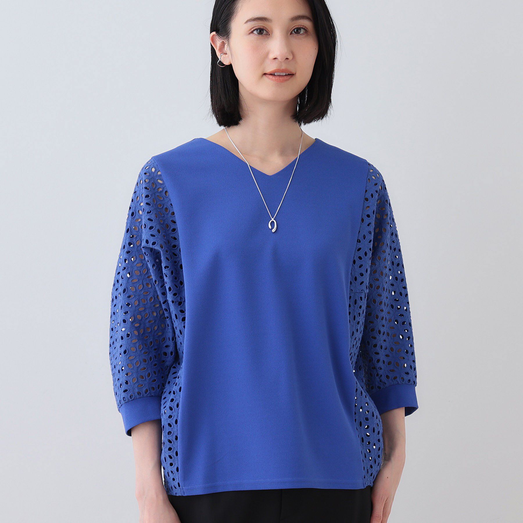 INDIVI「【洗える／体型カバー】レースコンビトップス」|Tシャツ・カットソー|ブルー(092)