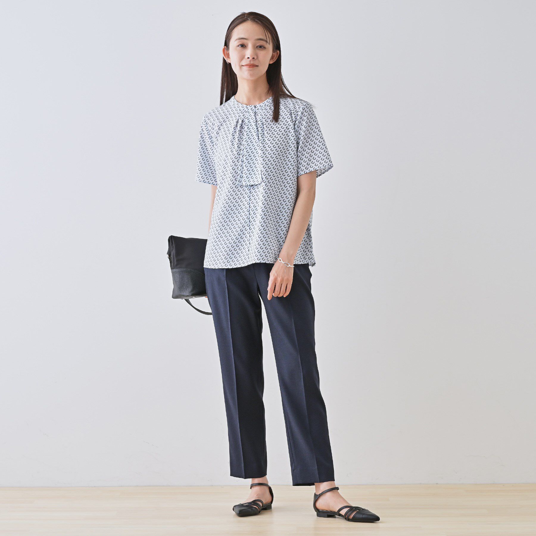 INDIVI「【洗える／UVケア】幾何学柄＆無地ボウタイブラウス」|シャツ・ブラウス|