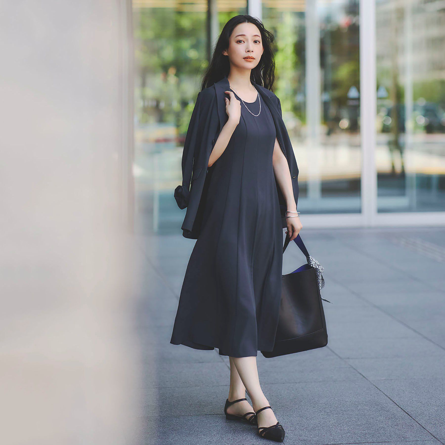 INDIVI「【美シルエット】ノースリーブワンピース」|ワンピース|チャコールグレー(0