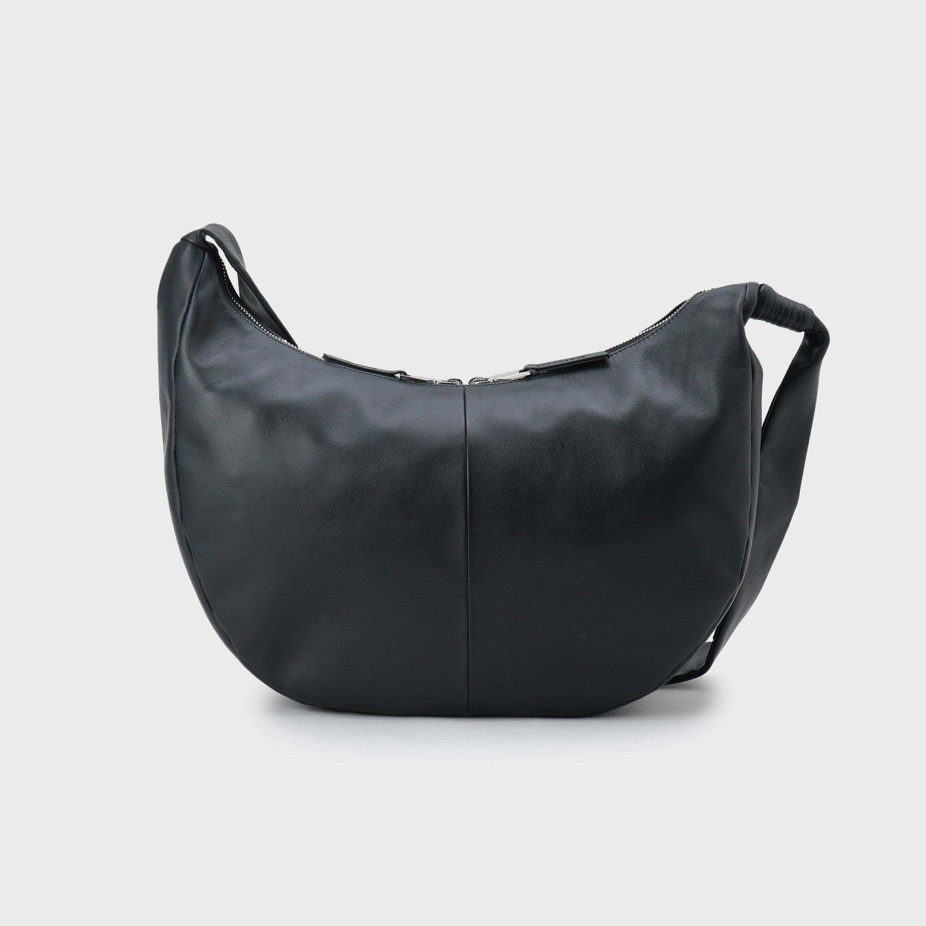 tk.TAKEO KIKUCHI「【牛革使用】リアルレザーラウンドショルダーバッグ」|ショルダー・メッセンジャー|