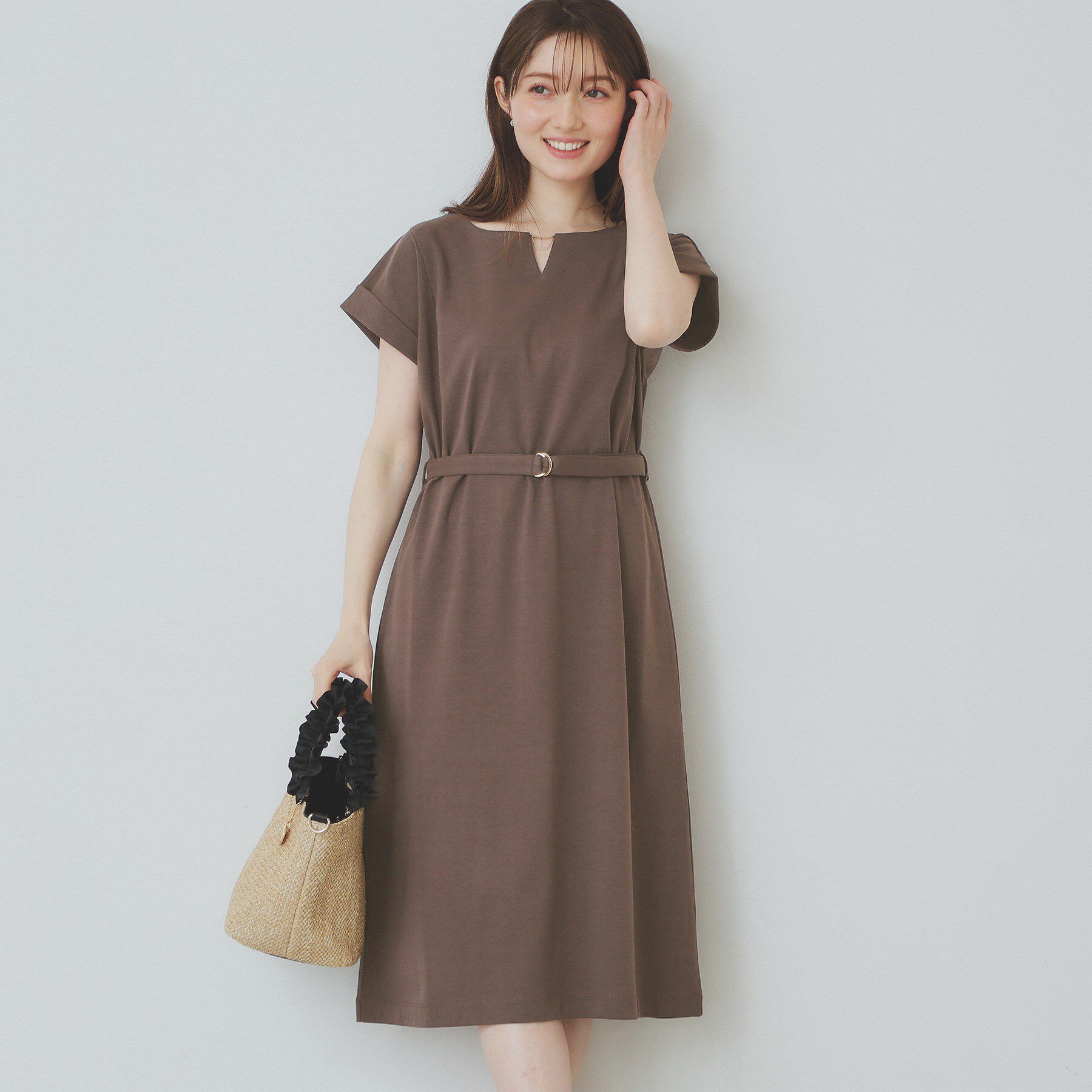 index「《5色展開/XS-3Lサイズ》Iラインシルエットワンピース【UV/接触冷感/洗濯機洗い可】」|ワンピース|ブラウン(844)