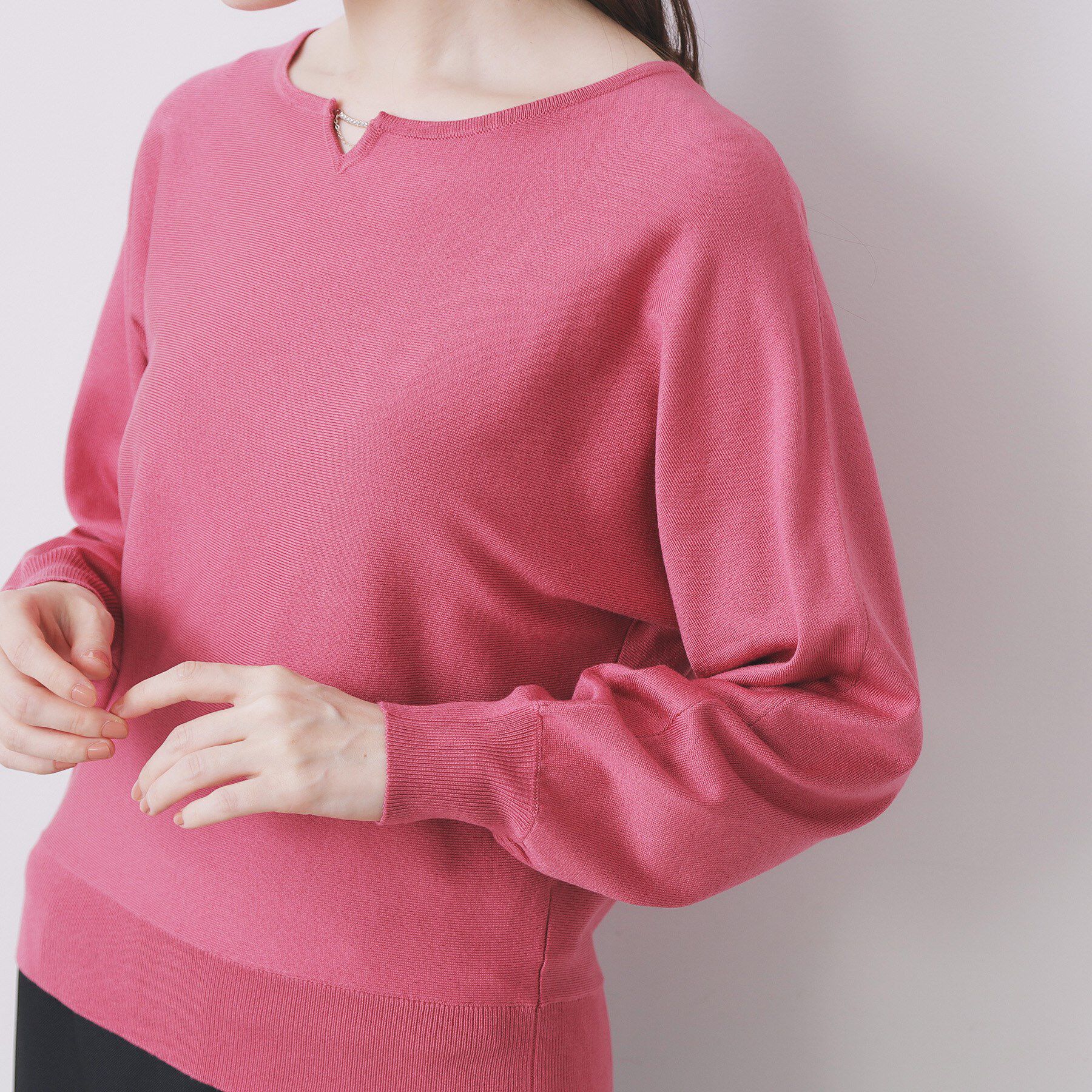 index「ビジューキーネックドルマンニット【洗濯機OK】」|ニット・セーター|