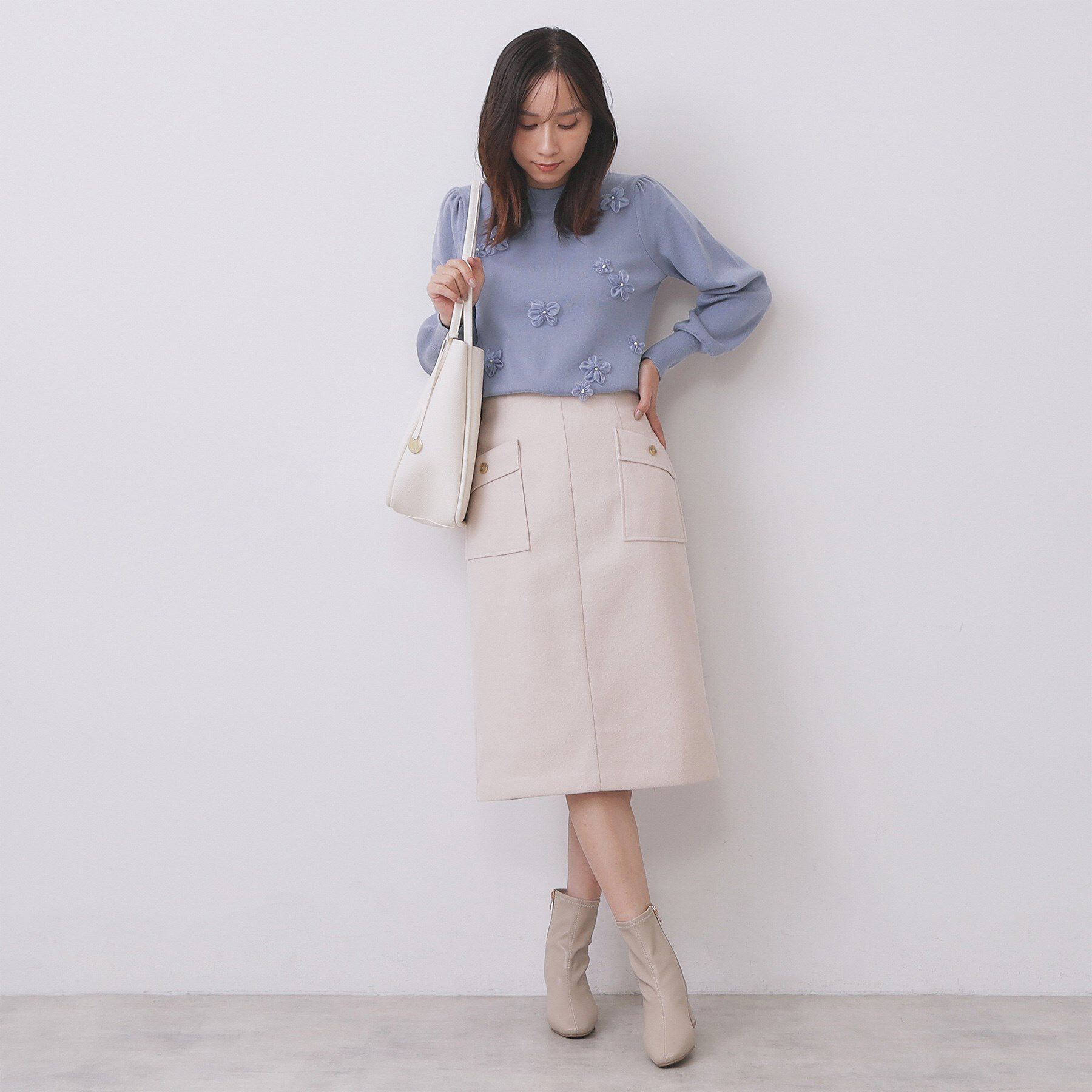 index「フラワーモチーフハイネックニット【洗える】」|ニット・セーター|