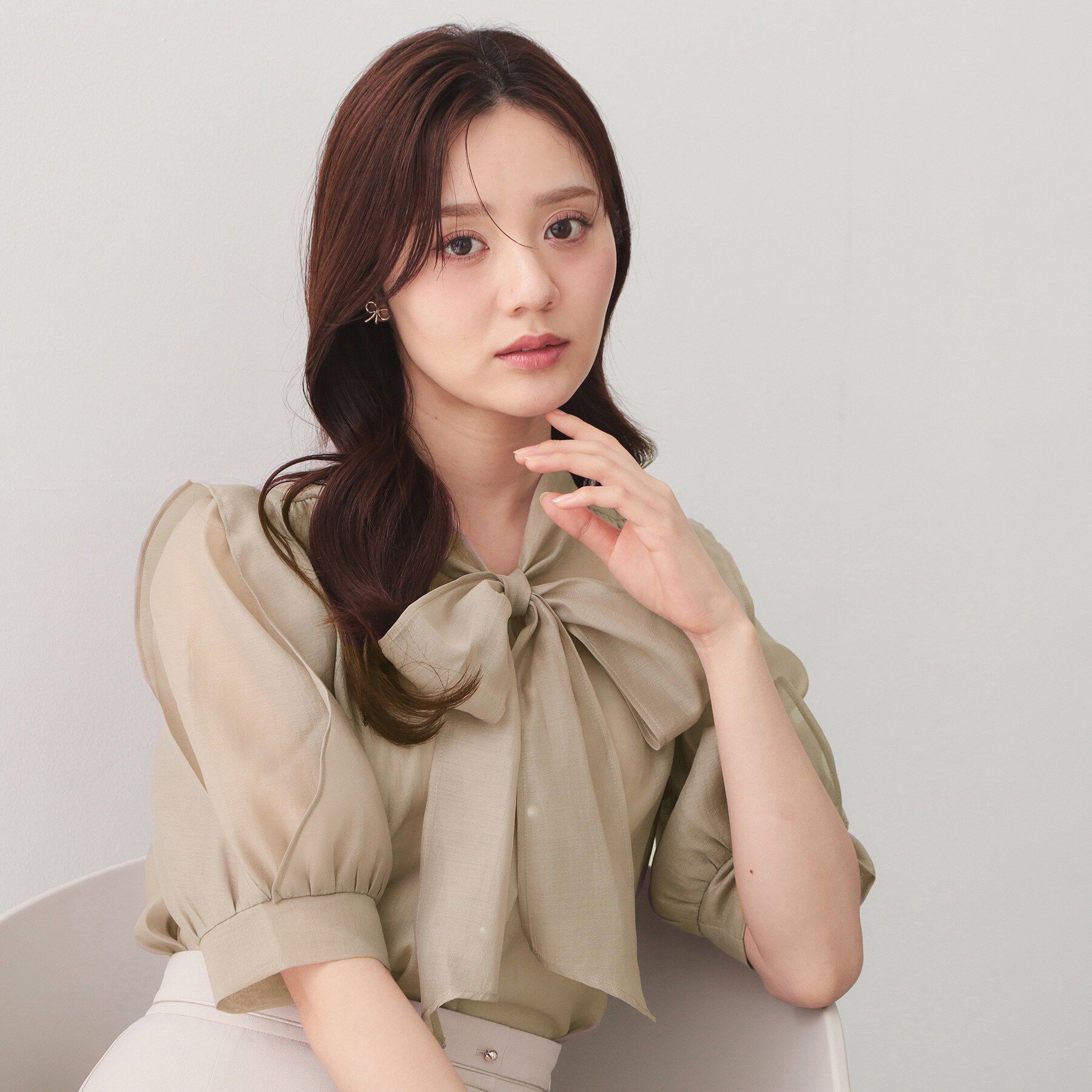 index「オーガンシアーリボンフリルブラウス【洗濯機OK／イージーアイロン】」|シャツ・ブラウス|ベージュ(052)