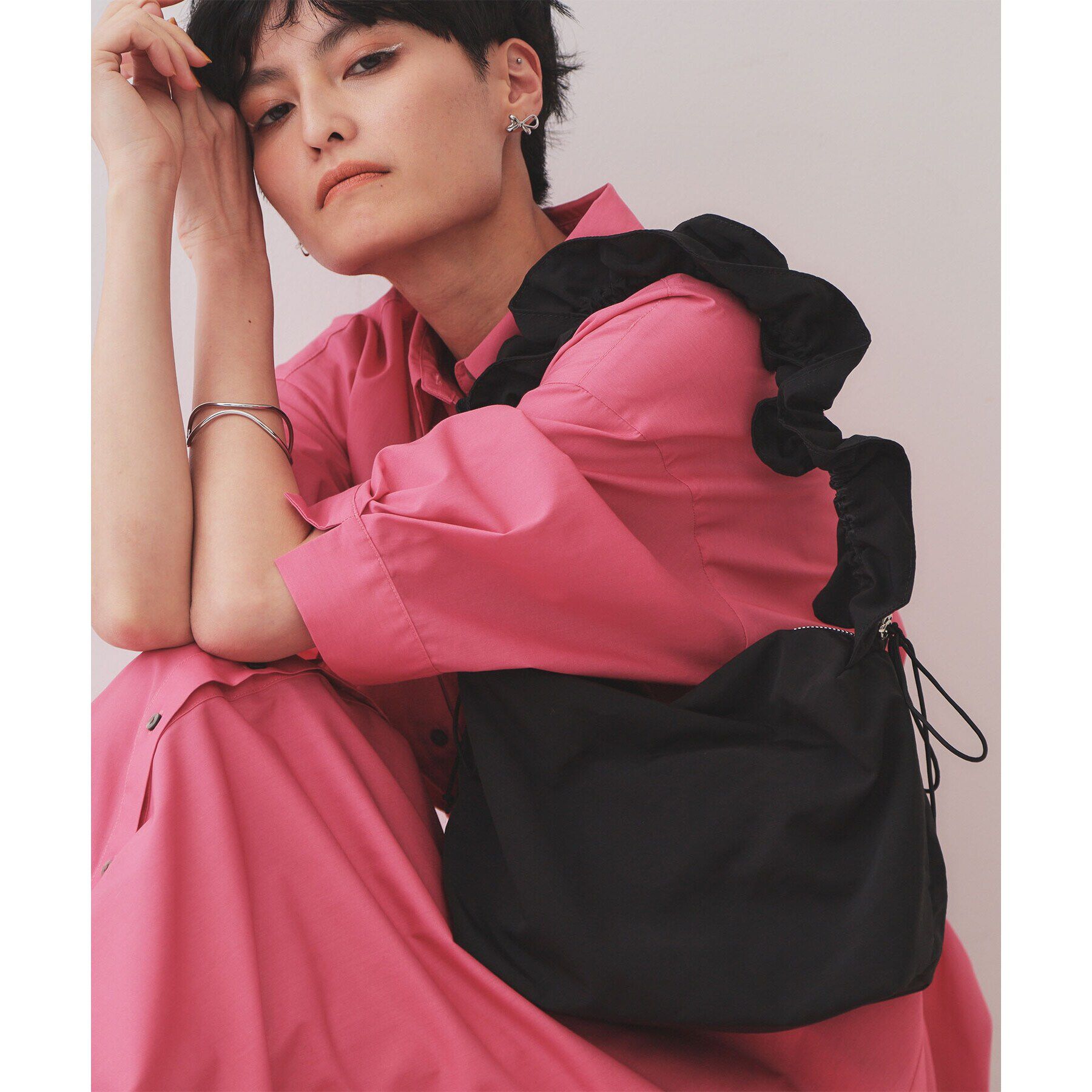 OPAQUE.CLIP「【2WAY】フリルワンハンドルショルダーバッグ」|ショルダー・メッセンジャー|ブラック(019)