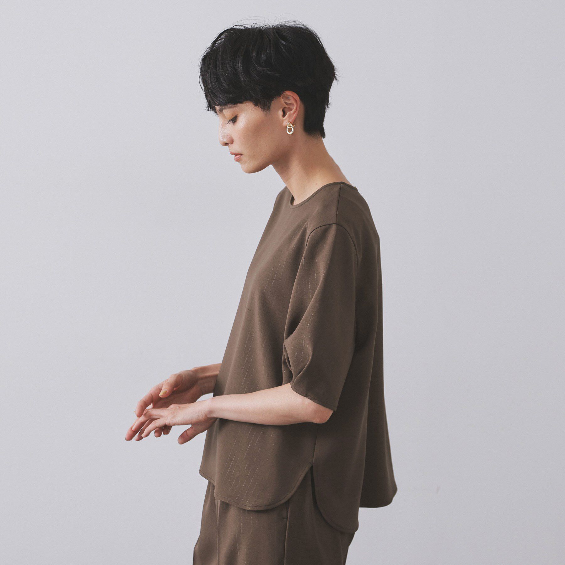 OPAQUE.CLIP「ラメストライプタックスリーブブラウス/セットアップ可【洗濯機洗い可/防シワ/吸水速乾】」|シャツ・ブラウス|