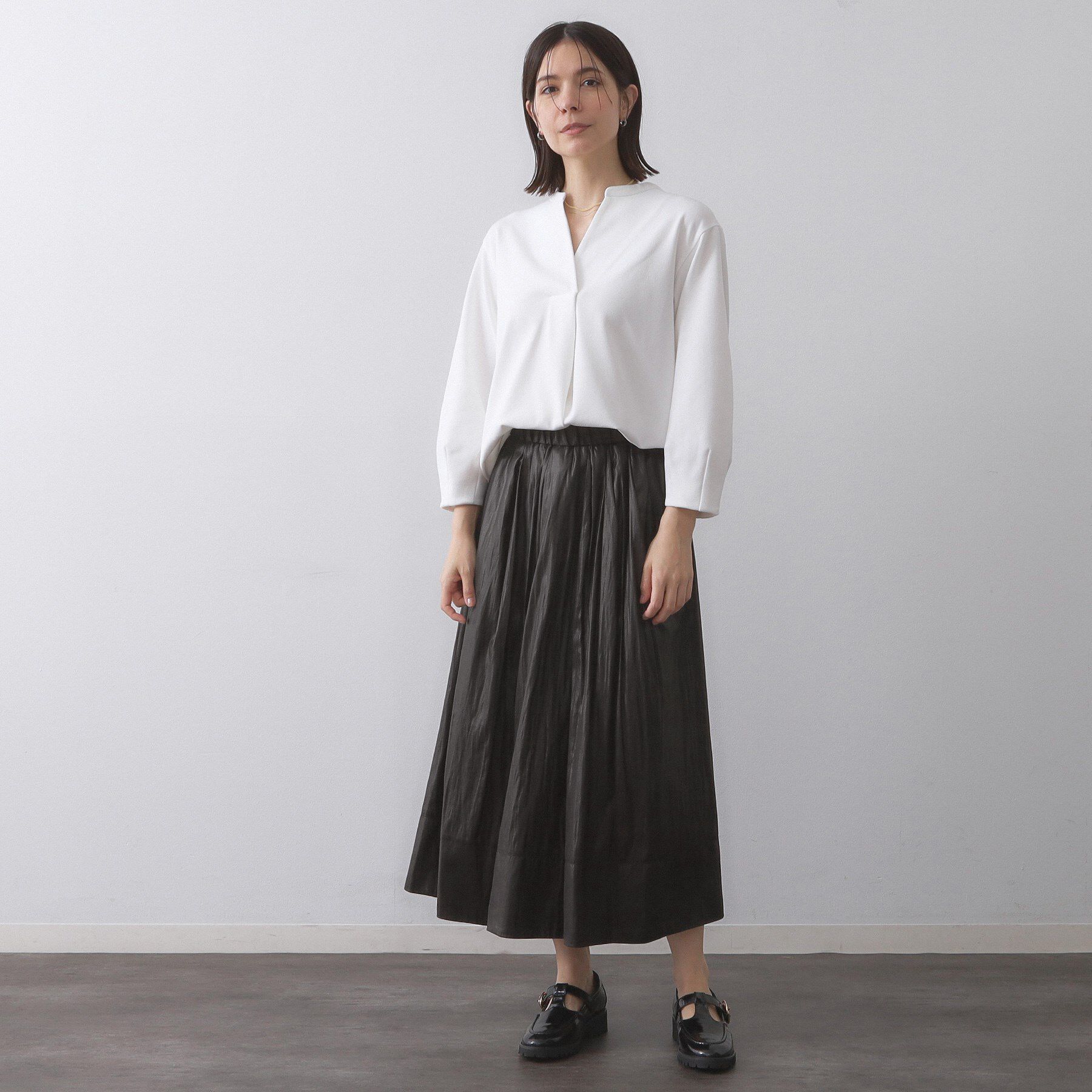 OPAQUE.CLIP「レザーライクタックフレアスカート【洗濯機洗い可】」|スカート|