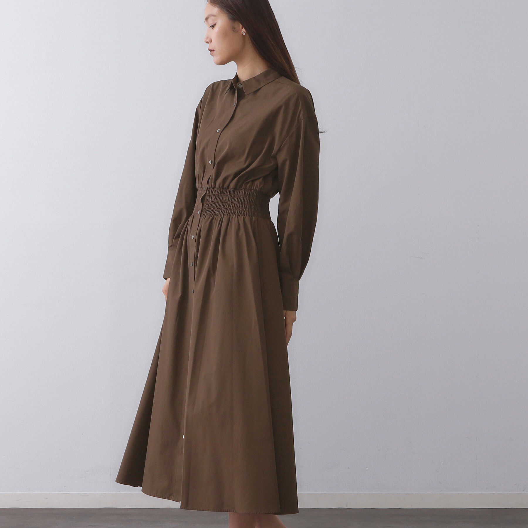 OPAQUE.CLIP「シャーリングフィット＆フレアシャツワンピース【洗濯機洗い可】」|ワンピース|