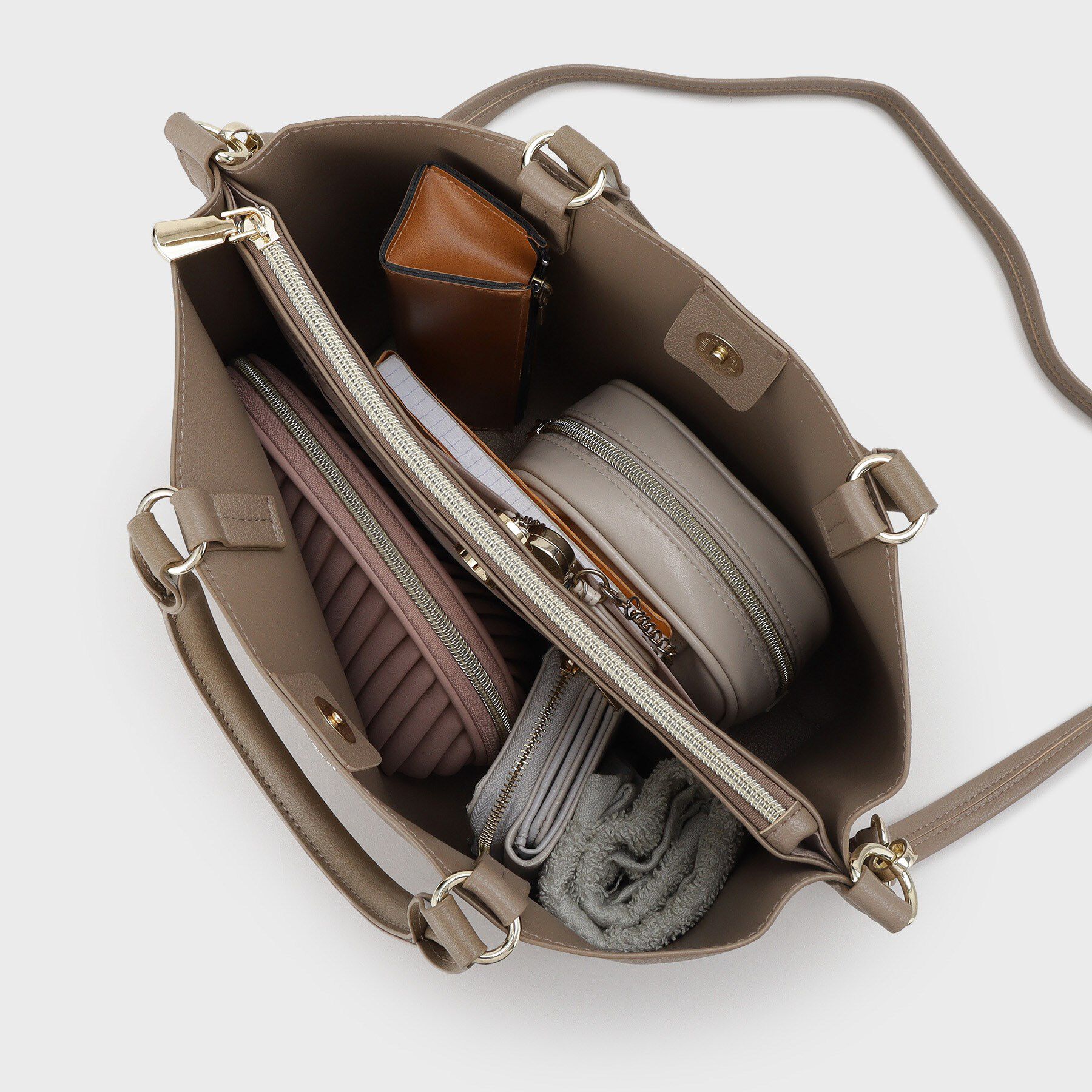 OPAQUE.CLIP「【2WAY/人間工学】ソフトシュリンク合皮ミドルサイズトートバッグ」|トートバッグ|