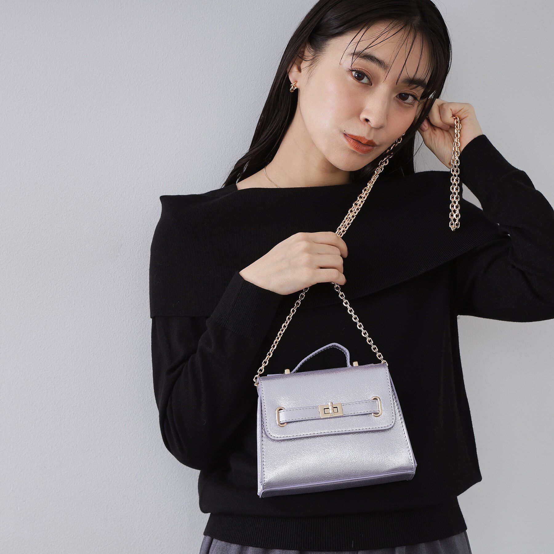 OPAQUE.CLIP「シャイニー合皮スクエアデザインチェーンミニショルダーバッグ」|ショルダー・メッセンジャー|