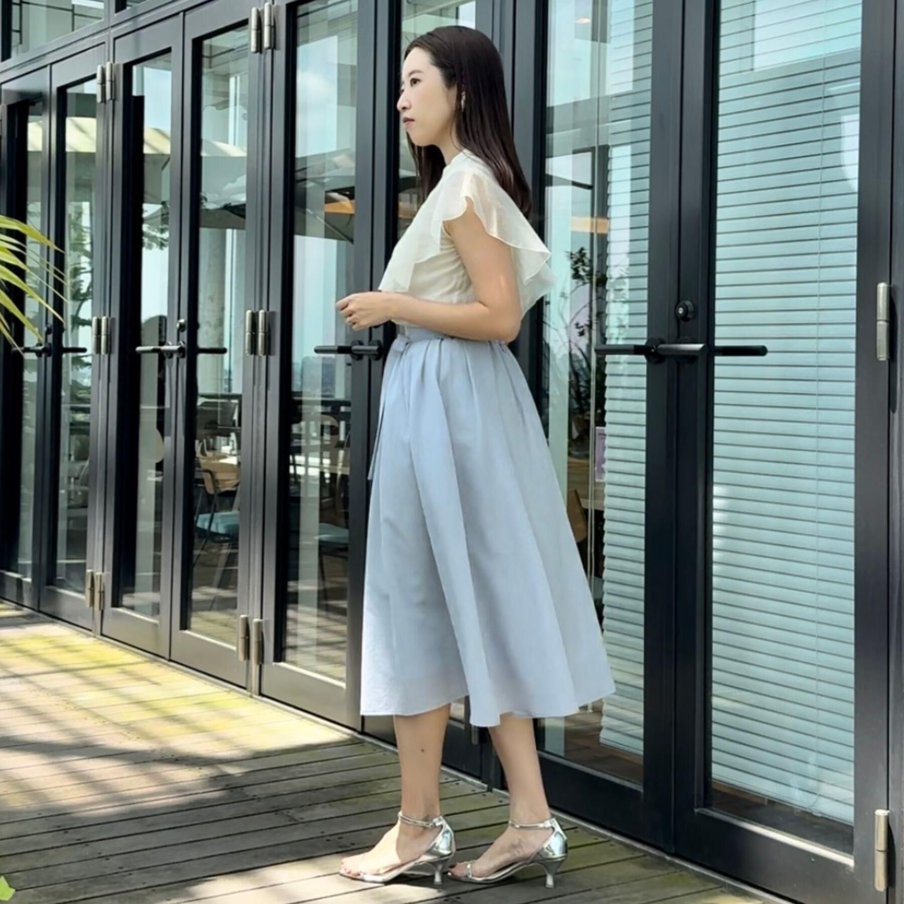 Couture broach「【洗える・オシャレな透け感】タックデザインフレア袖シアーブラウス」|シャツ・ブラウス|