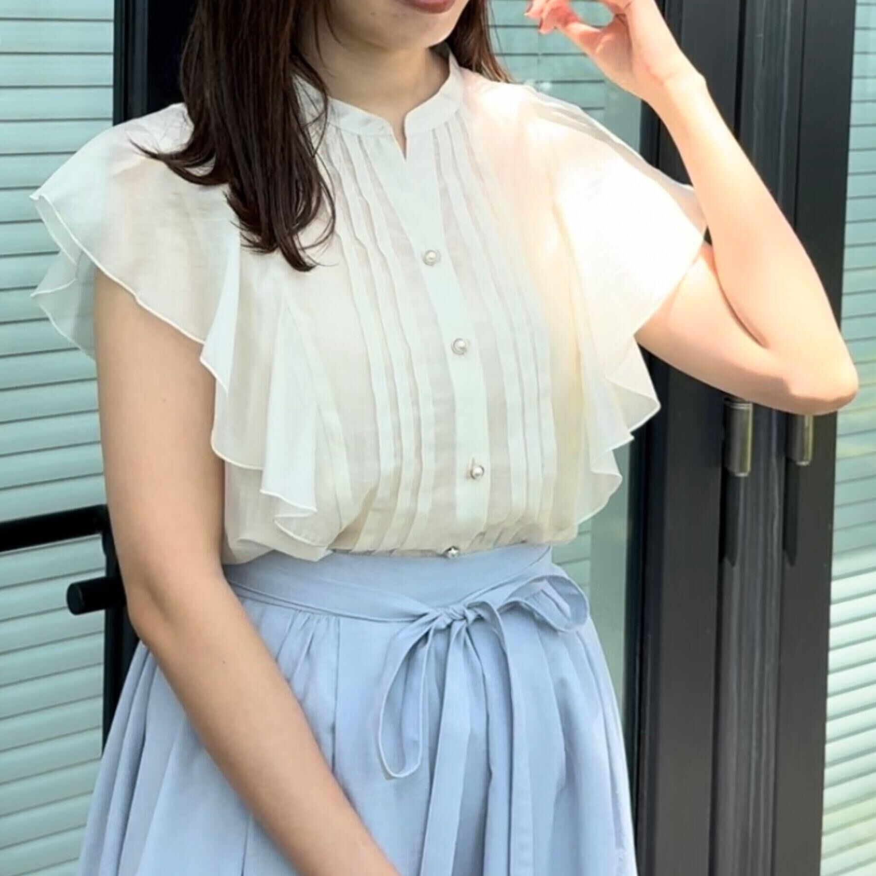 Couture broach「【洗える・オシャレな透け感】タックデザインフレア袖シアーブラウス」|シャツ・ブラウス|