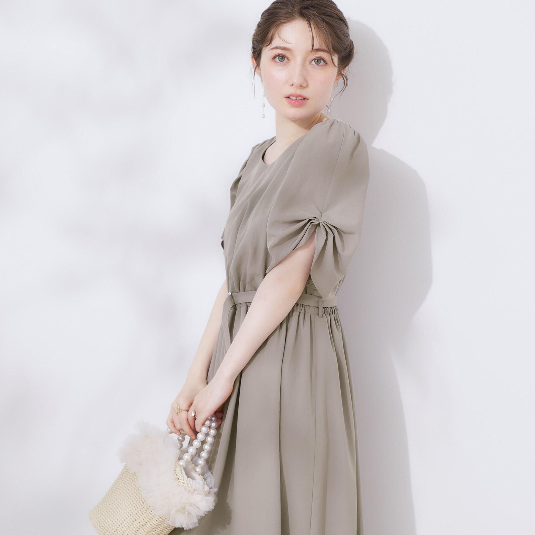 Couture broach「【マシンウォッシャブル・二の腕カバー】ウエストベルトVネックワンピース」|ワンピース|