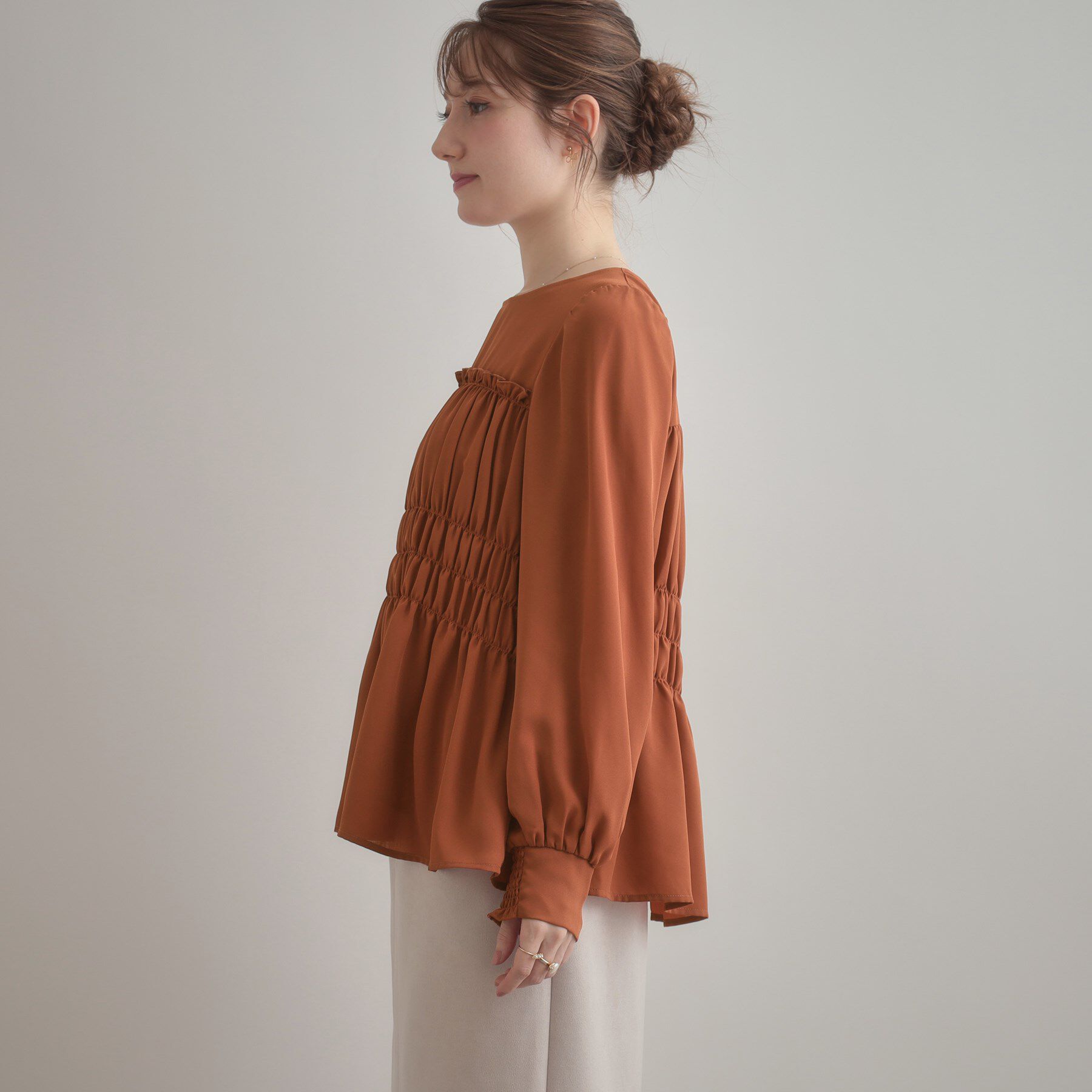 Couture broach「【マシンウォッシャブル・きれいめ・通勤】シャーリングチュニックブラウス」|シャツ・ブラウス|