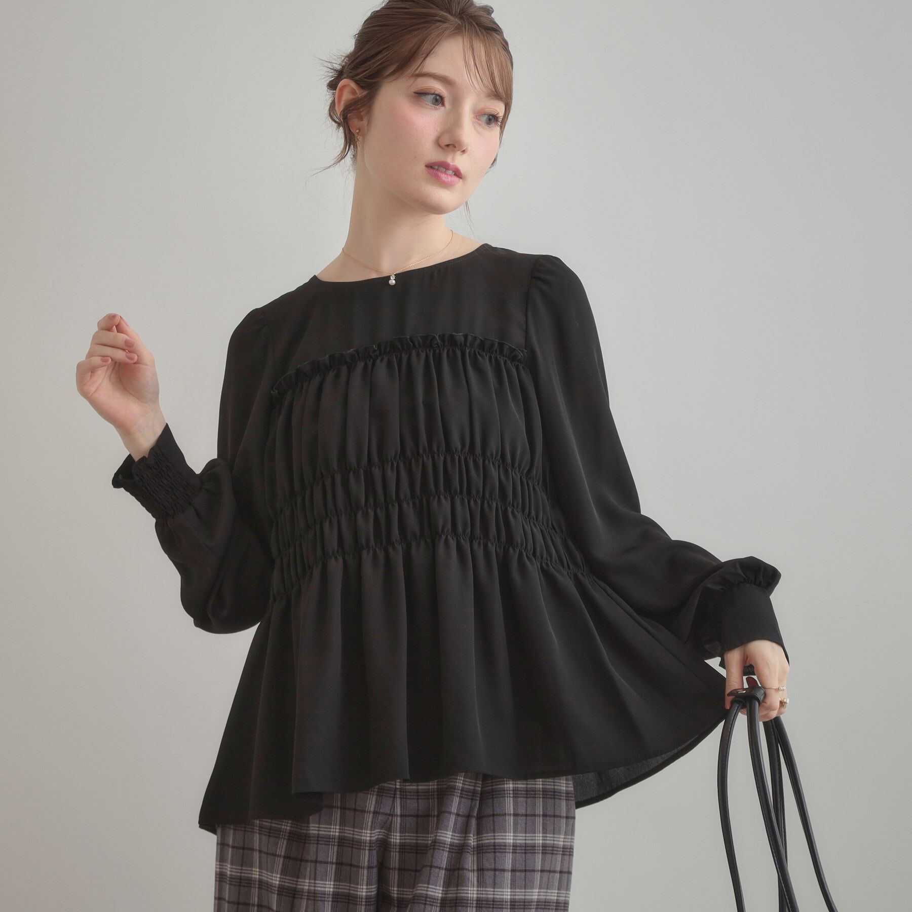 Couture broach「【マシンウォッシャブル・きれいめ・通勤】シャーリングチュニックブラウス」|シャツ・ブラウス|