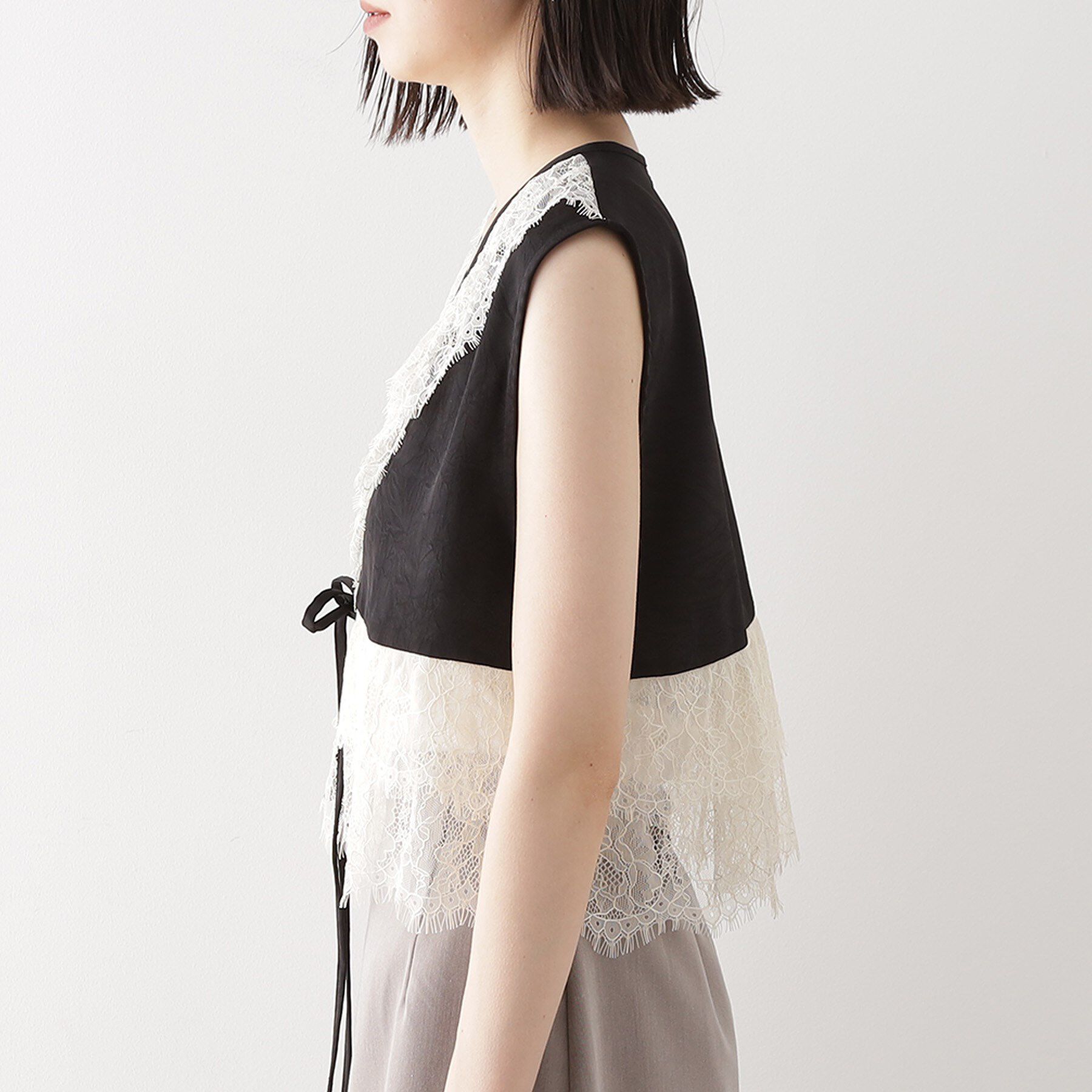 THE SHOP TK「レースフリルサテンベスト【洗える】」|ベスト・ジレ|