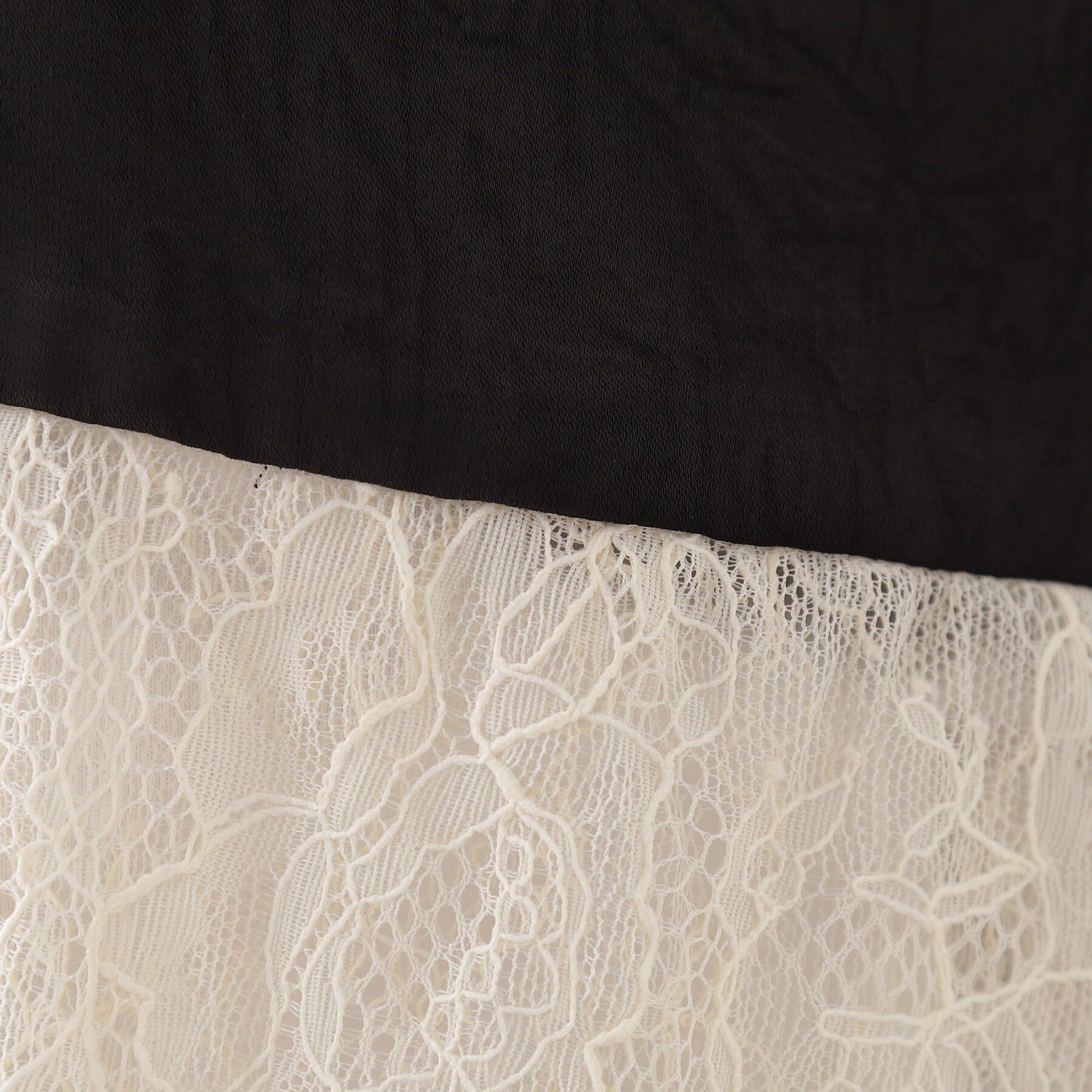 THE SHOP TK「レースフリルサテンベスト【洗える】」|ベスト・ジレ|