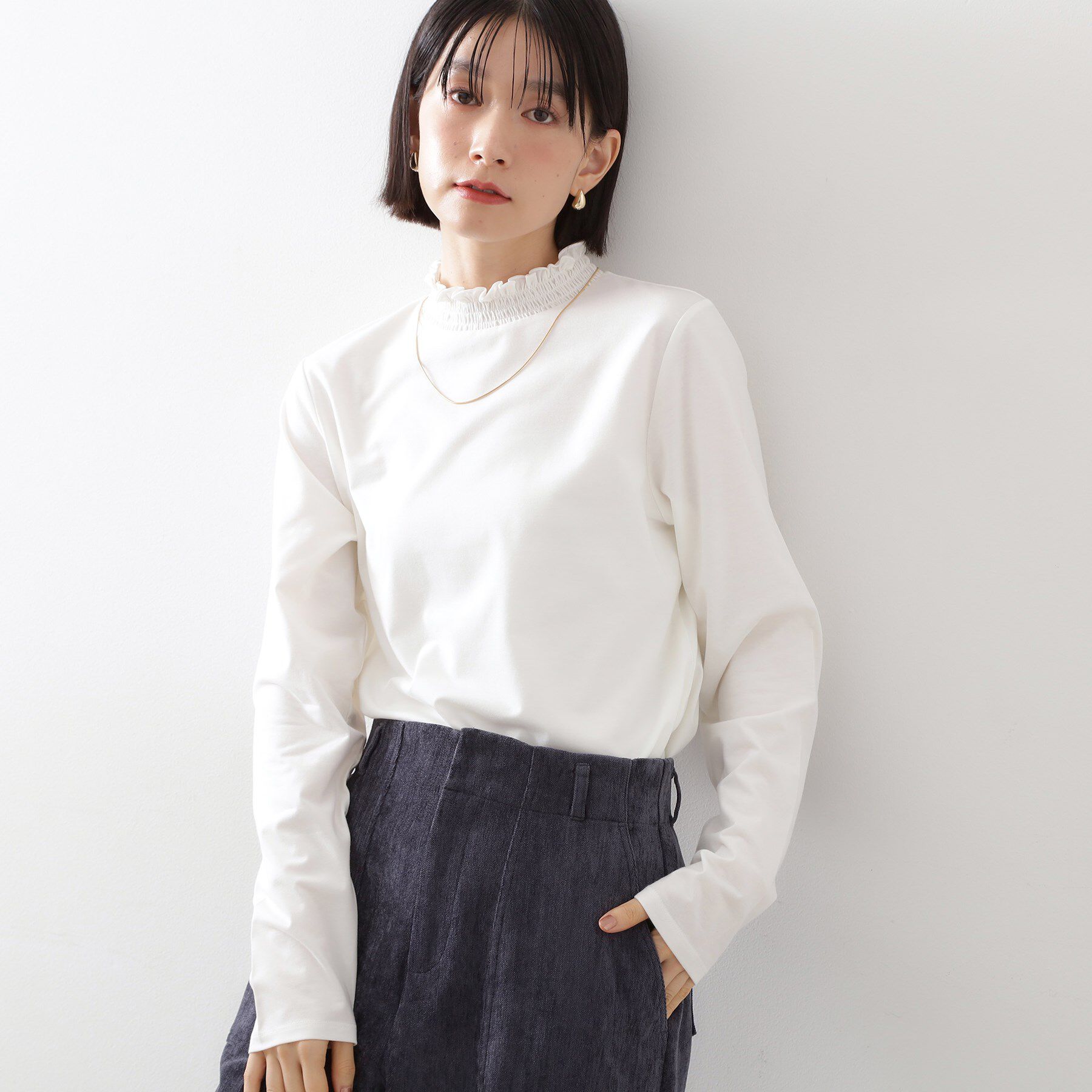 THE SHOP TK「【冬のレイヤードスタイルに/吸湿発熱】 シャーリングカットソー」|Tシャツ・カットソー|オフホワイト(003