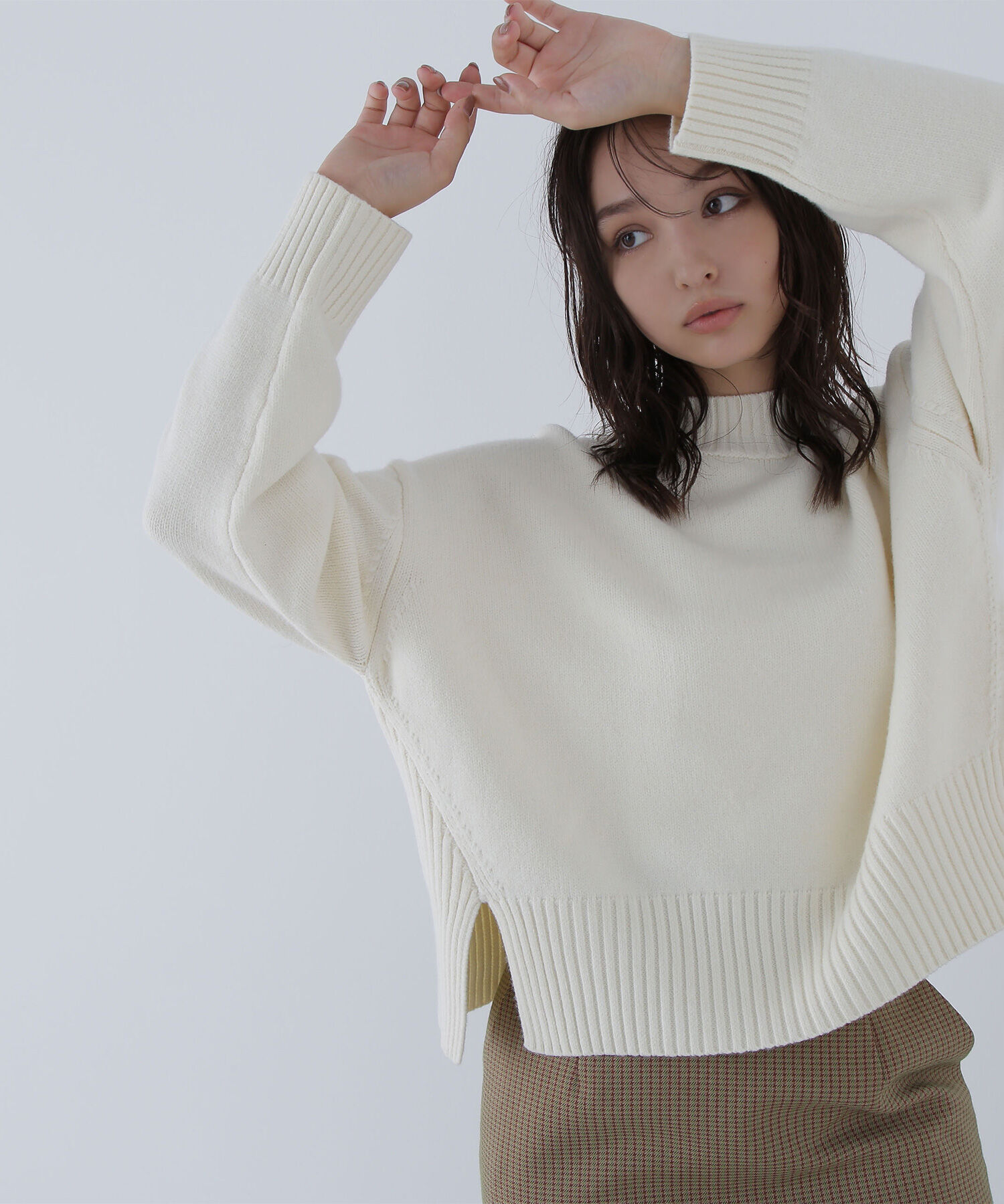  「サイドスリットハイネックニット」|ニット・セーター|オフホワイト1