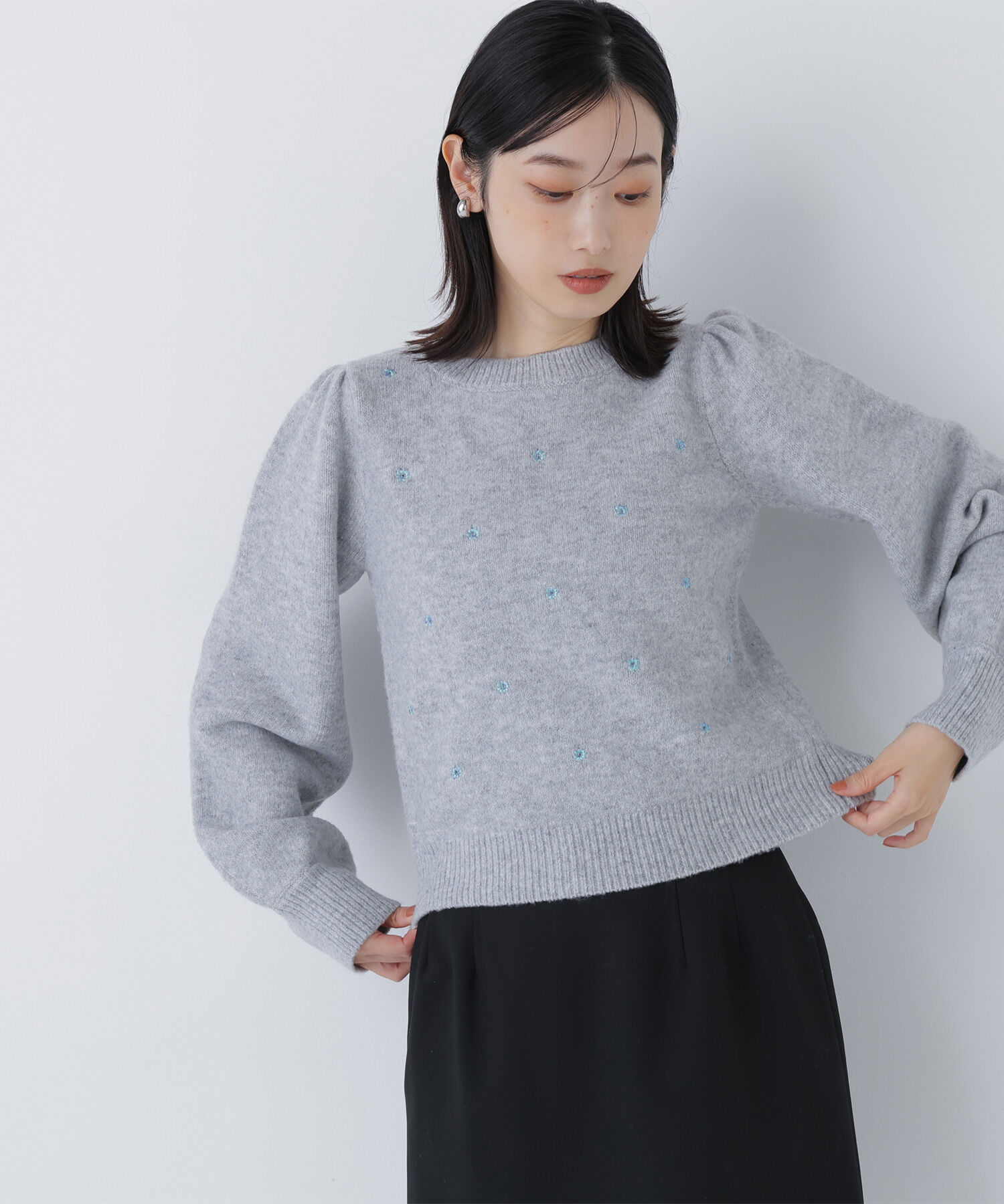  「フラワー刺繍ニット」|ニット・セーター|グレー