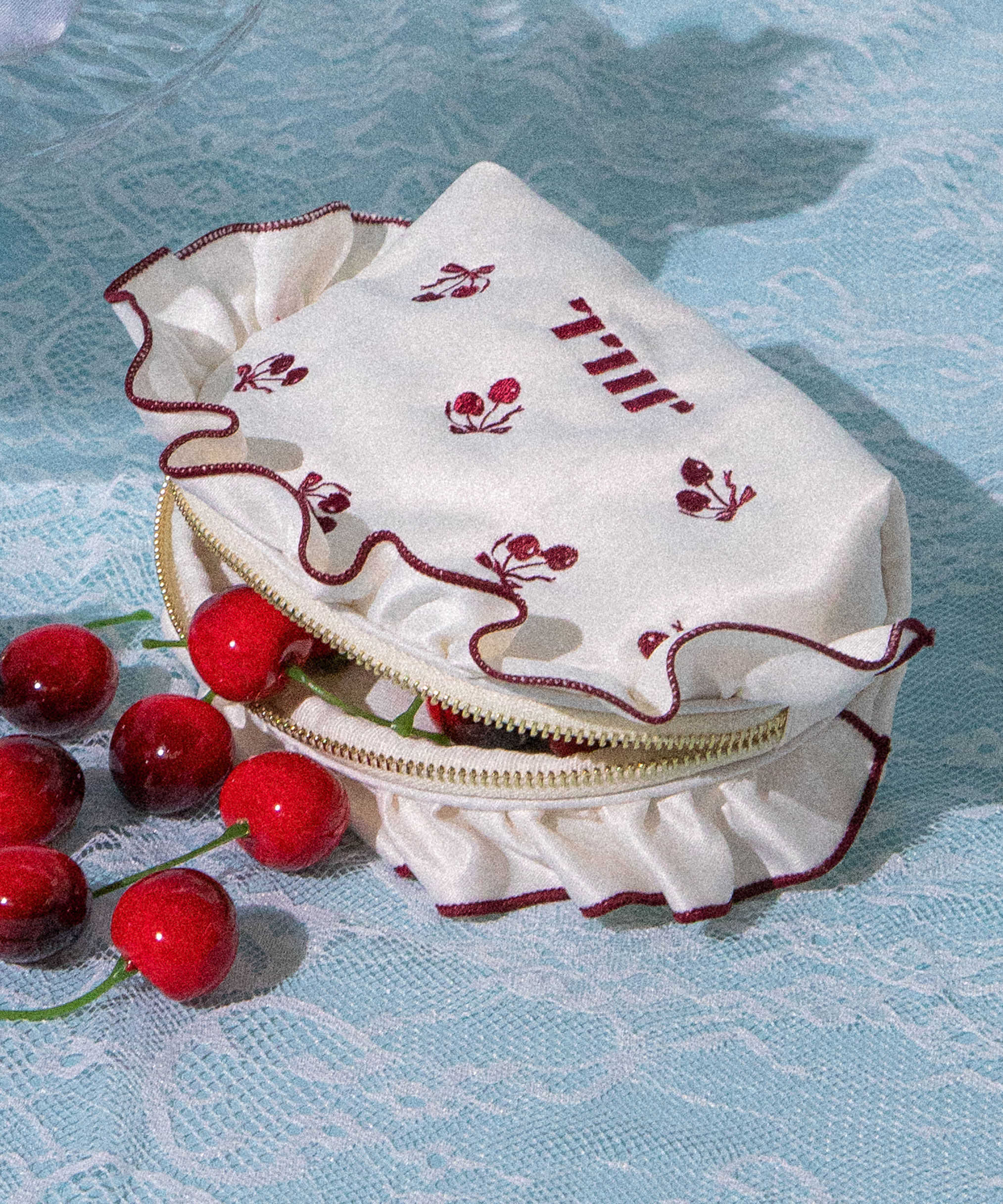  「＜Cherryシリーズ＞フリルポーチ」|財布|エクリュ