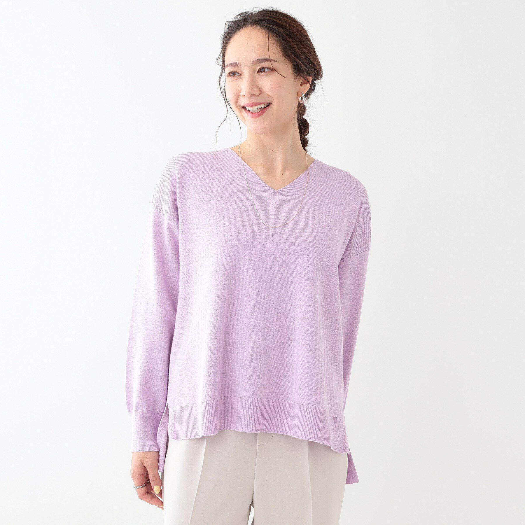 SHOO･LA･RUE「【洗える/S-LL】お顔周りすっきり 優しい肌触りのVネックニット」|ニット・セーター|