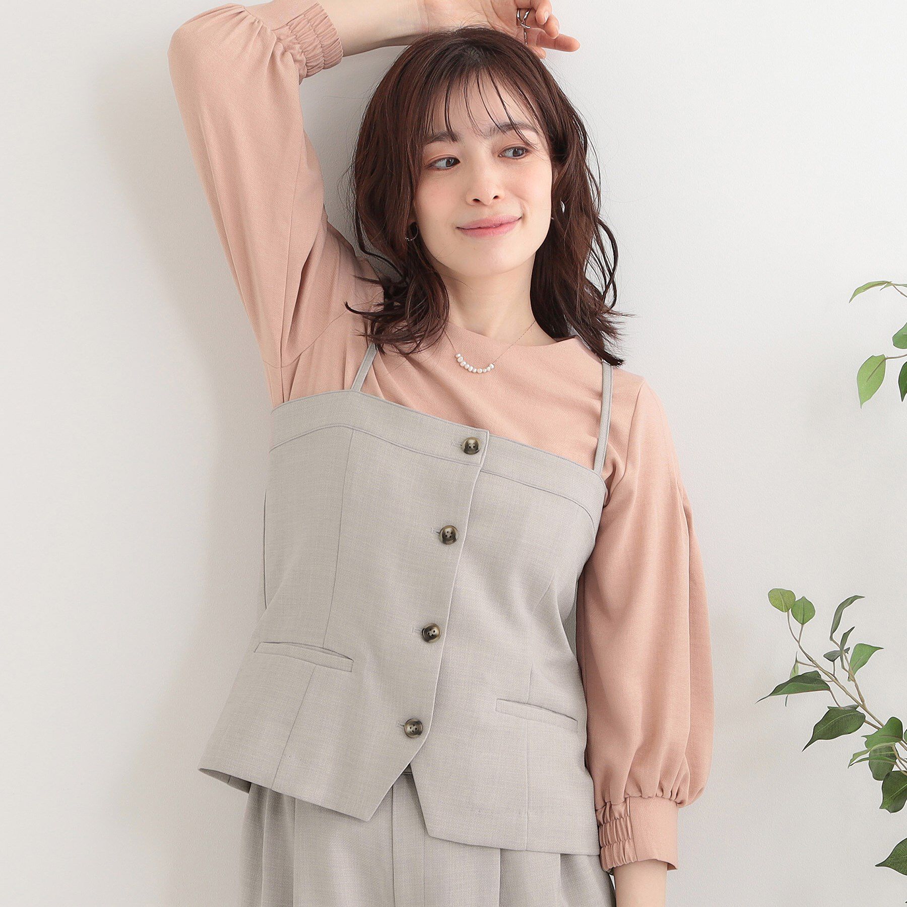 SHOO･LA･RUE「【セットアップ可】コーデが華やぐ 大人の麻調キャミビスチェ」|ベスト・ジレ|グレージュ(050)