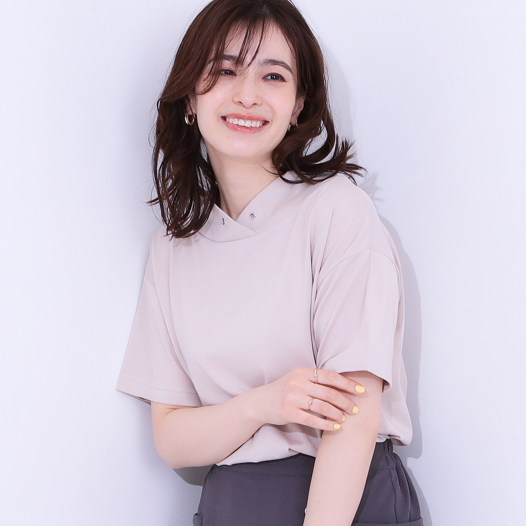 SHOO･LA･RUE「【高レビュー/ひんやり/UV】アウトスタイルもサマになる さらさら抜け襟Tシャツ」|Tシャツ・カットソー|ベージュ(052)