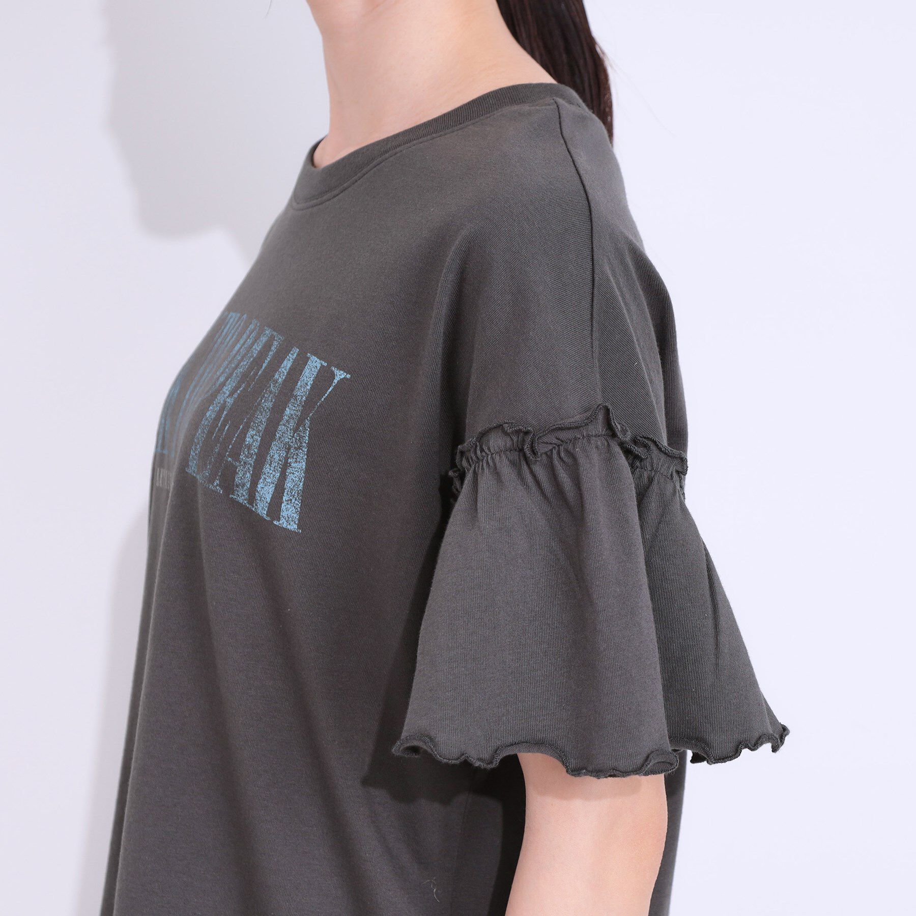 SHOO･LA･RUE「【洗える/S-LL】プリントアソート お袖フリルTシャツ」|Tシャツ・カットソー|