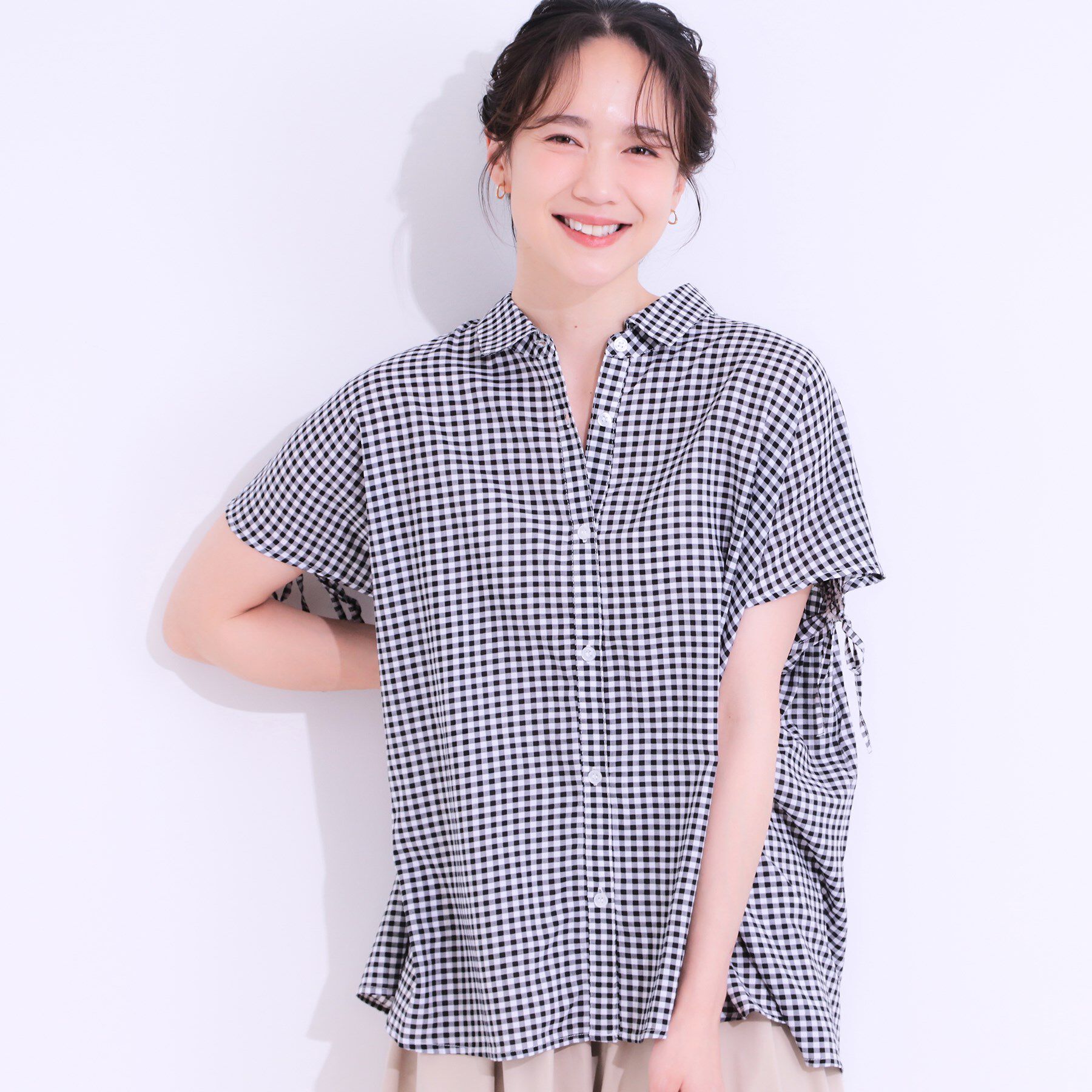 SHOO･LA･RUE「【S-LL/ひんやり】後ろ姿も抜かりなく インせず着られる バックギャザーシャツ」|シャツ・ブラウス|ブラック(219)