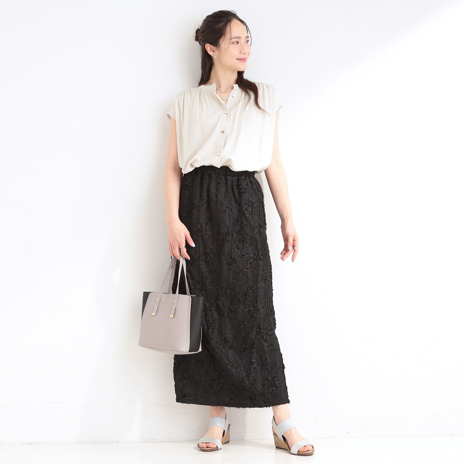 SHOO･LA･RUE「【S-LL/洗濯後しわになりにくい】上品にきれい見え スラブギャザーブラウス」|シャツ・ブラウス|